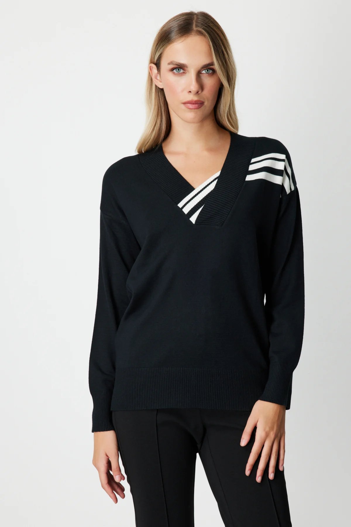 Şerit Detaylı Kazak - Siyah