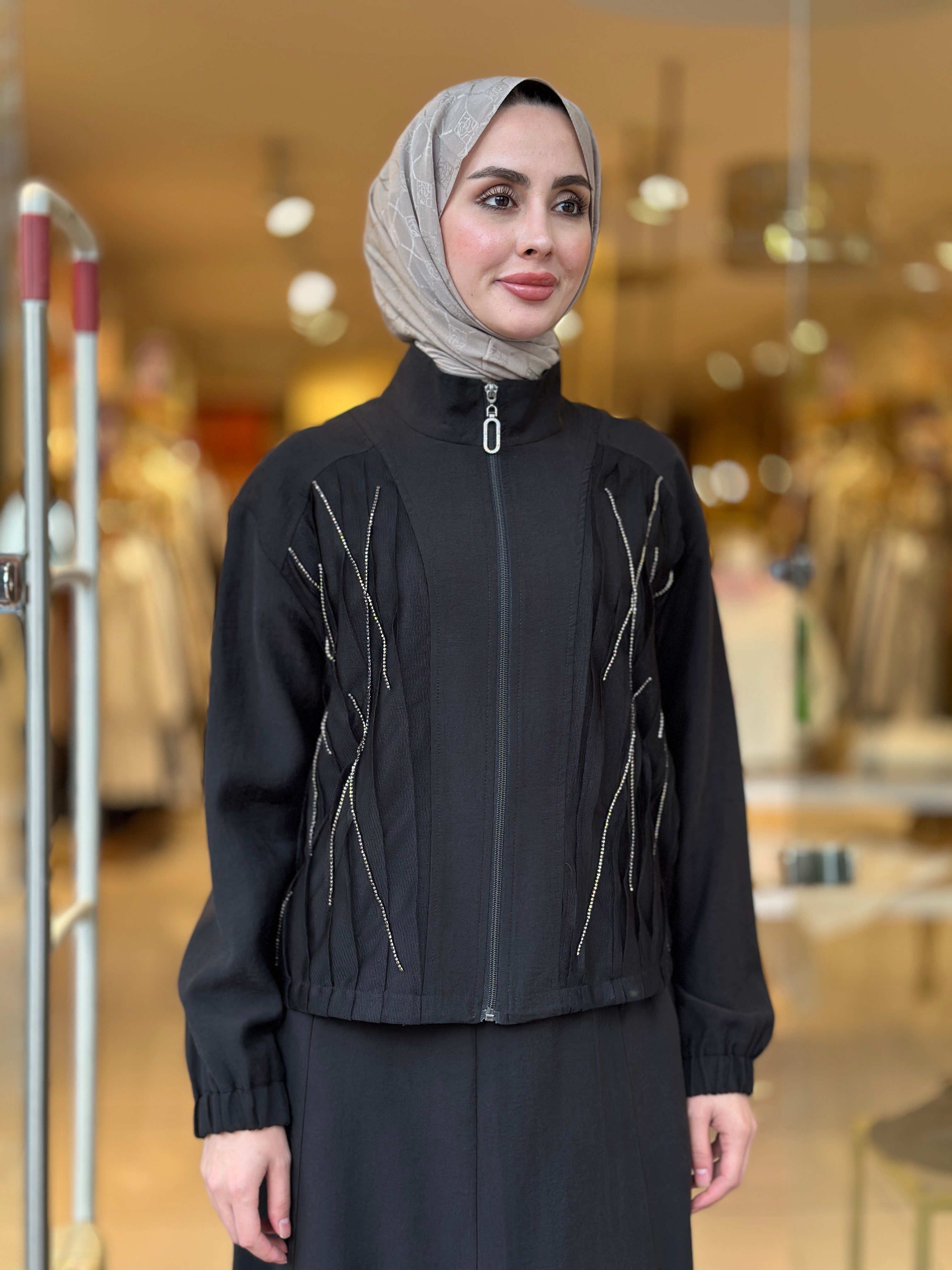 Taş ve Tül Detaylı Şık Takım - Siyah
