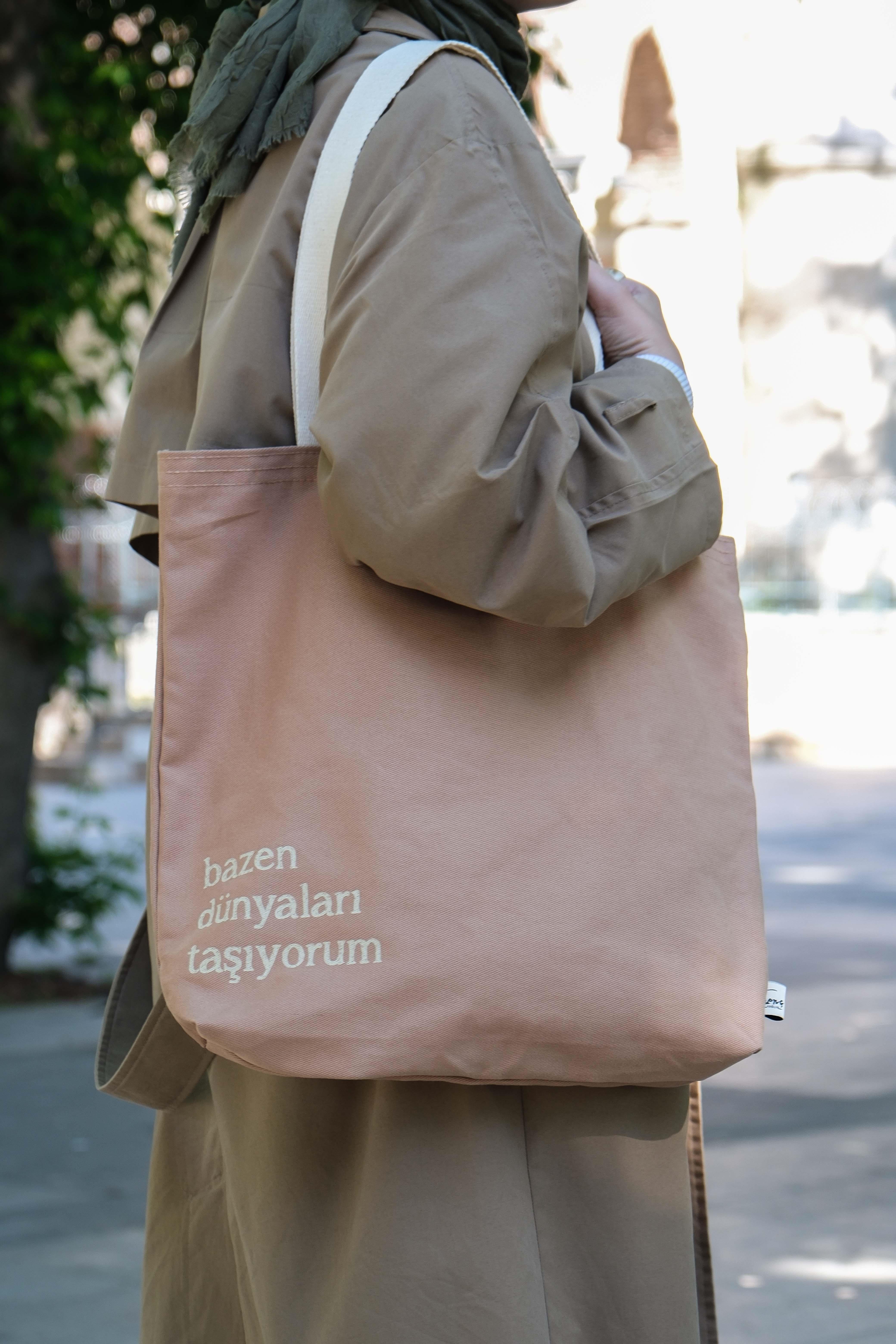 BAZEN DÜNYALARI TAŞIYORUM ÇANTA KAHVE