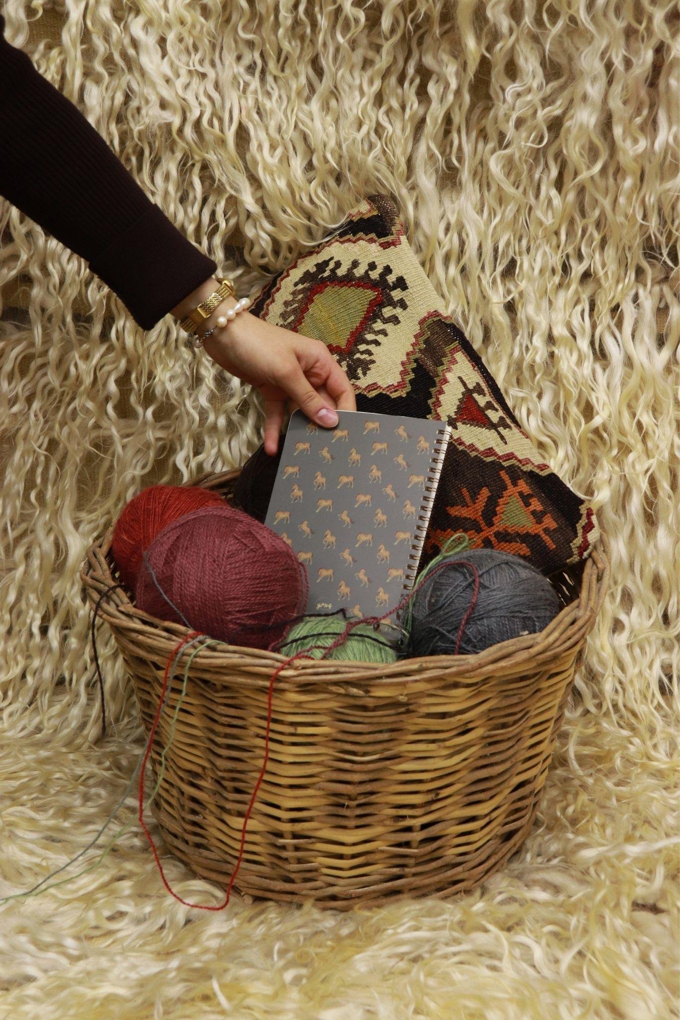 BİR YANIM DOLUDİZGİN BİR AT SPİRALLİ DEFTER