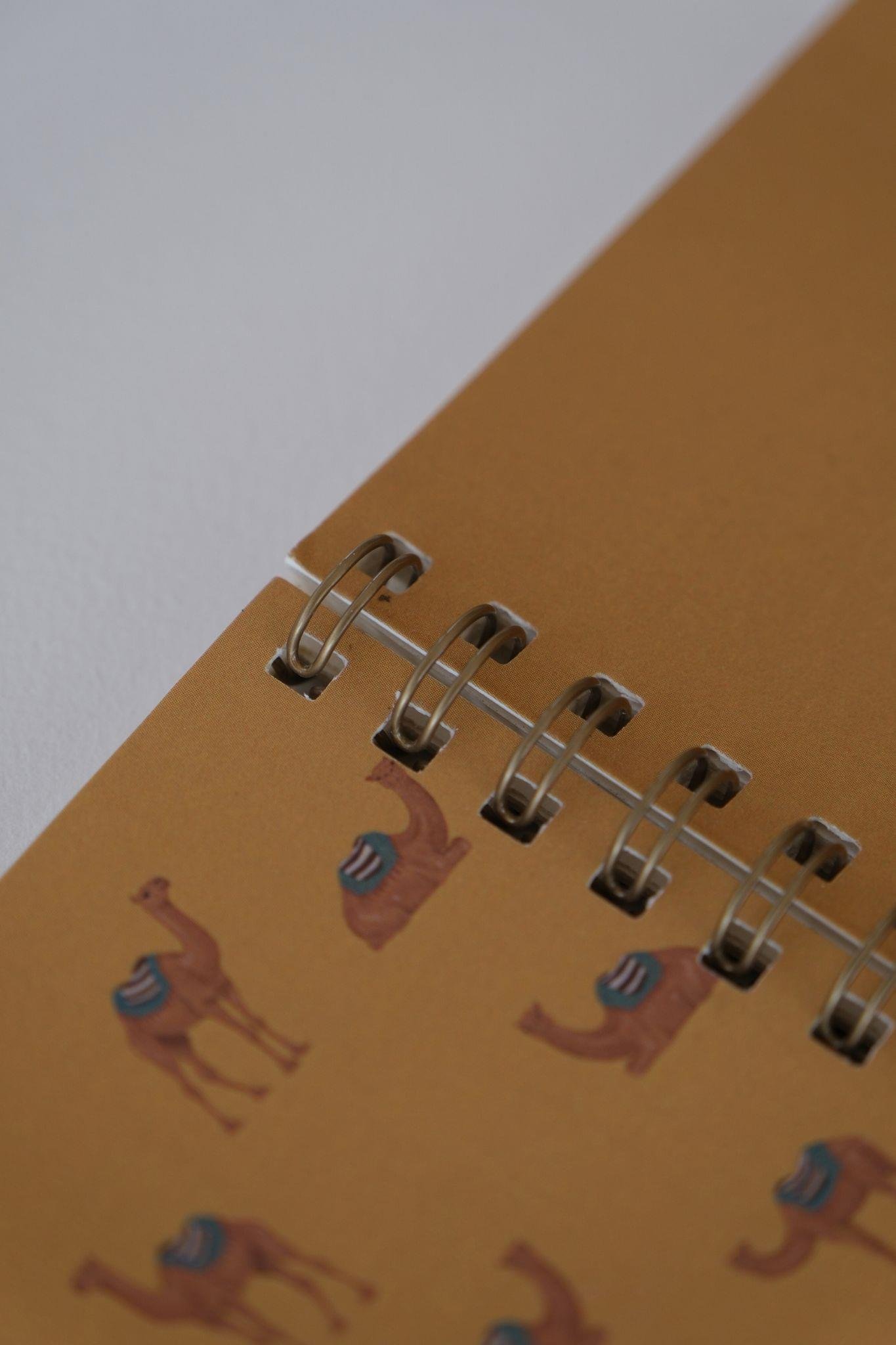 BİR YANIM NEREM DOĞRU Kİ DEVE SPİRALLİ DEFTER