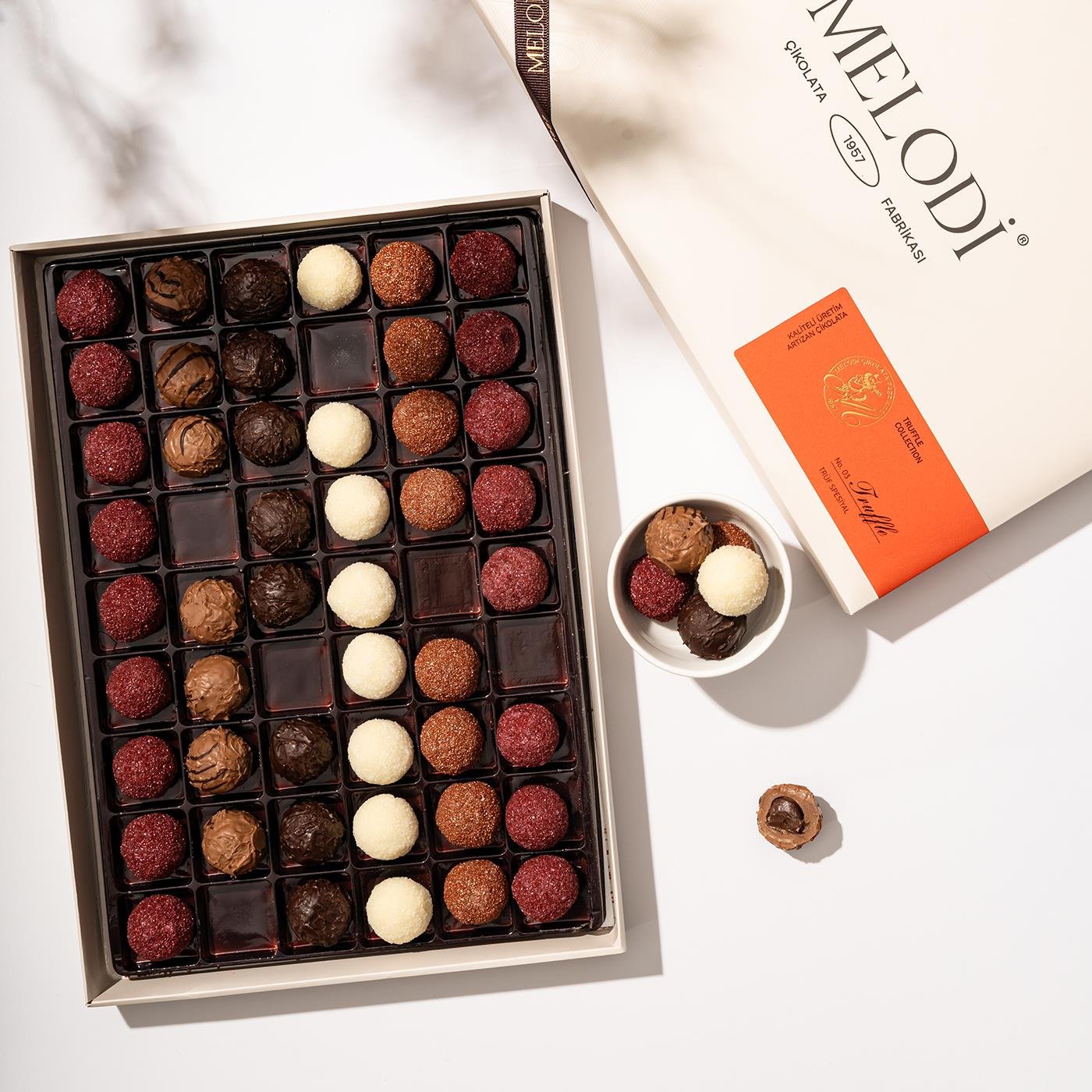 1957 Serisi Melodi Hediye Trüf Çikolata 750g