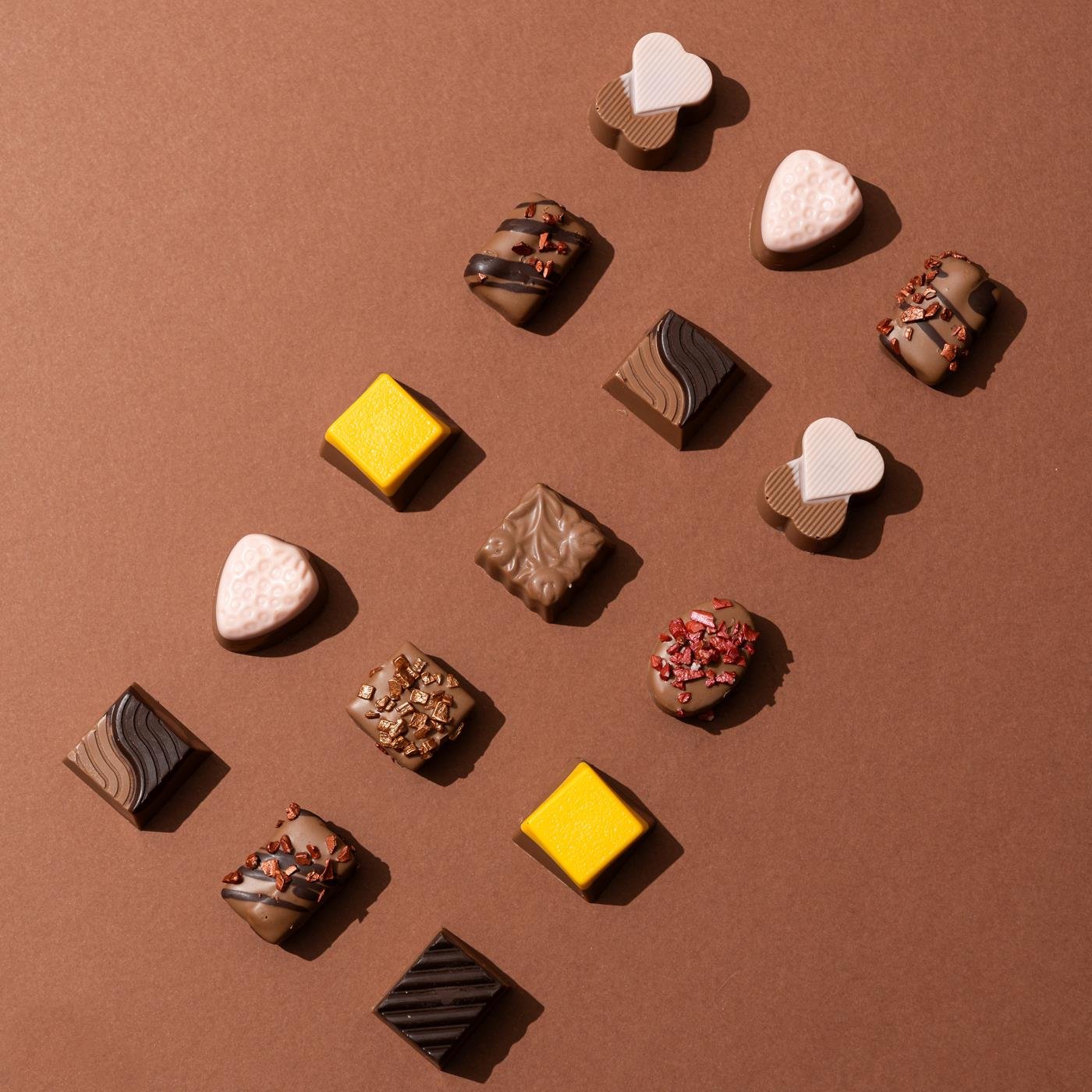 Vela Karışık Pralin Çikolata 140g