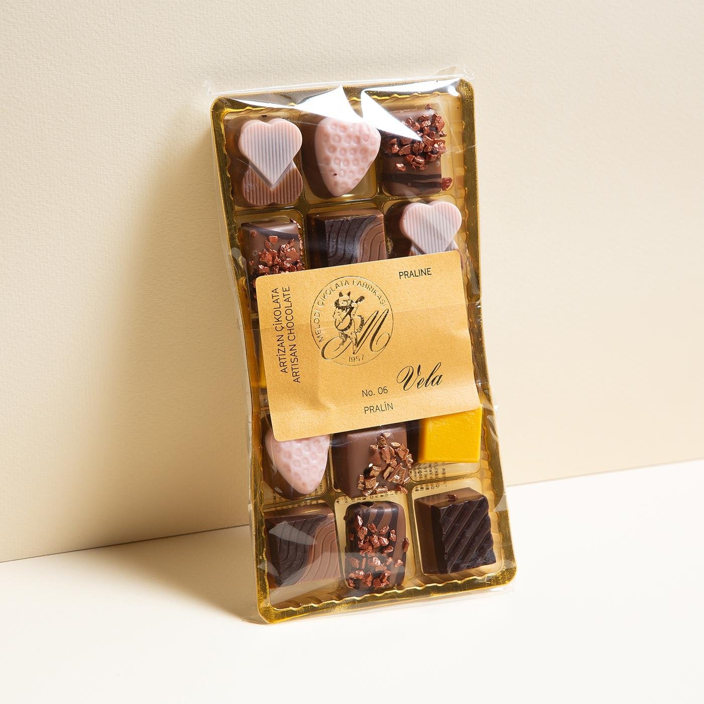 Vela Karışık Pralin Çikolata 140g