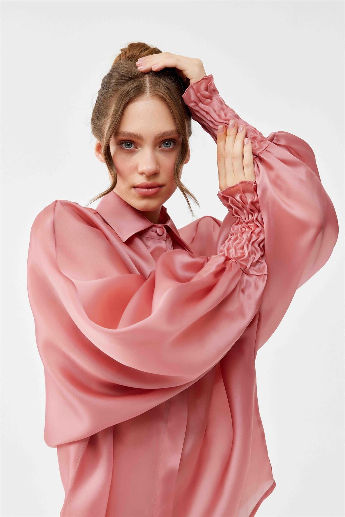 İpek Organze Oversize Pembe Nakış Kol Detaylı Gömlek