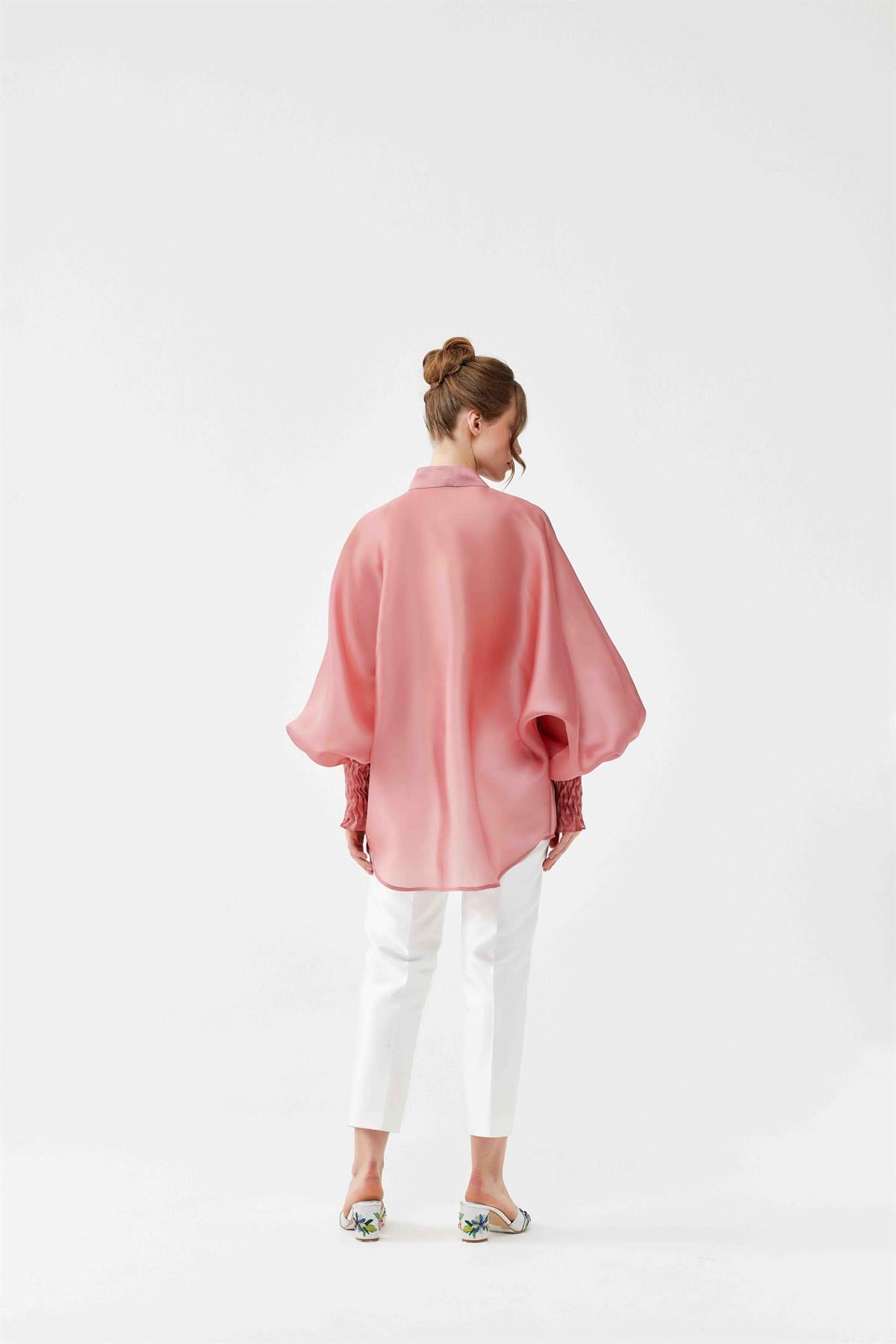 İpek Organze Oversize Pembe Nakış Kol Detaylı Gömlek