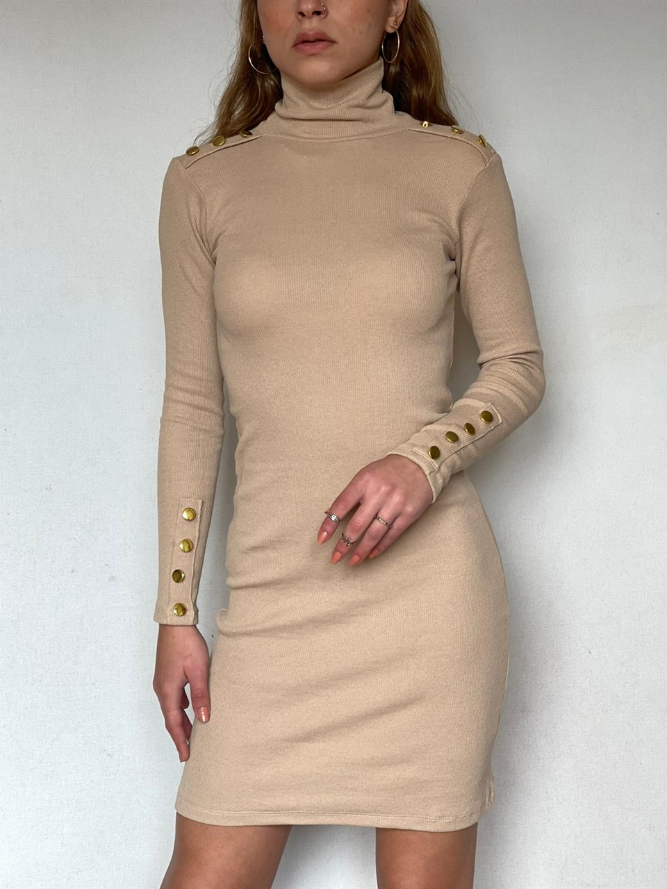  Kaşkorse Kumaş Omuz ve Kol Gold Düğme Detaylı Balıkçı Yaka Elbise