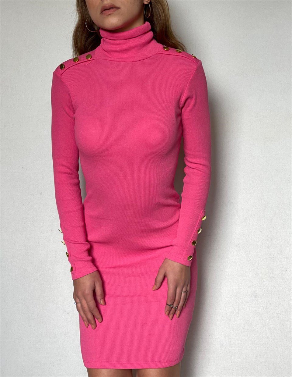  Kaşkorse Kumaş Omuz ve Kol Gold Düğme Detaylı Balıkçı Yaka Elbise