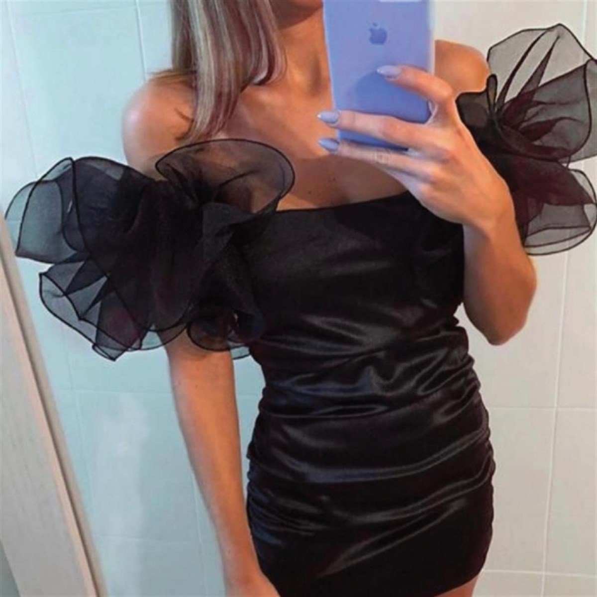  KOLLARI TÜL DETAYLI KADİFE ELBİSE