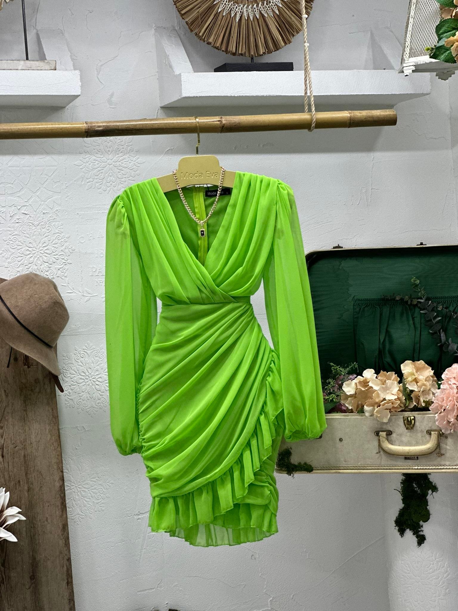  Kruvaze Yaka Zarf Etekli Balon Kol Drapeli Tasarım Elbisemiz