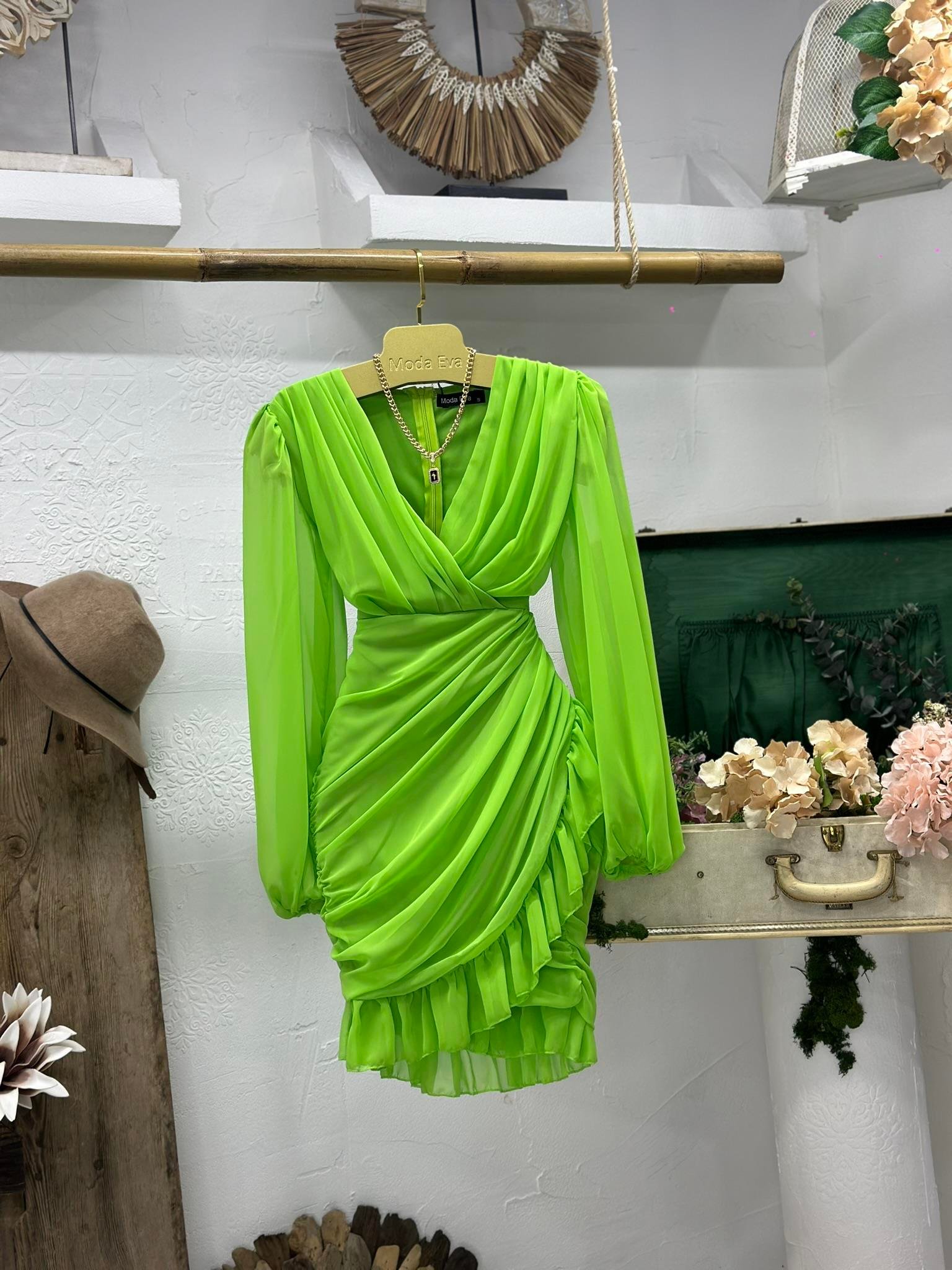  Kruvaze Yaka Zarf Etekli Balon Kol Drapeli Tasarım Elbisemiz