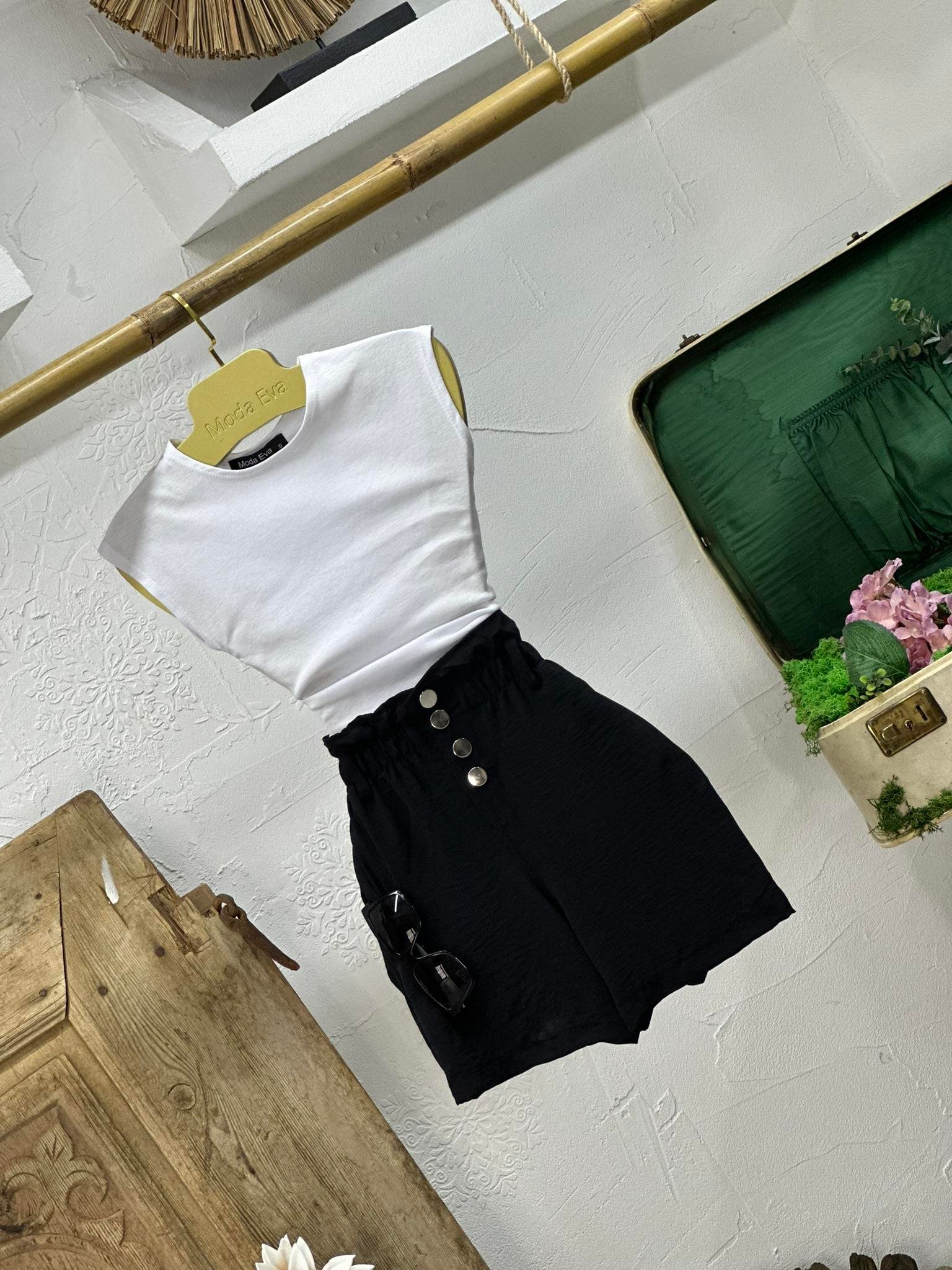 Aerobin Kumaş Düğmeli Şehir Boy Şort 