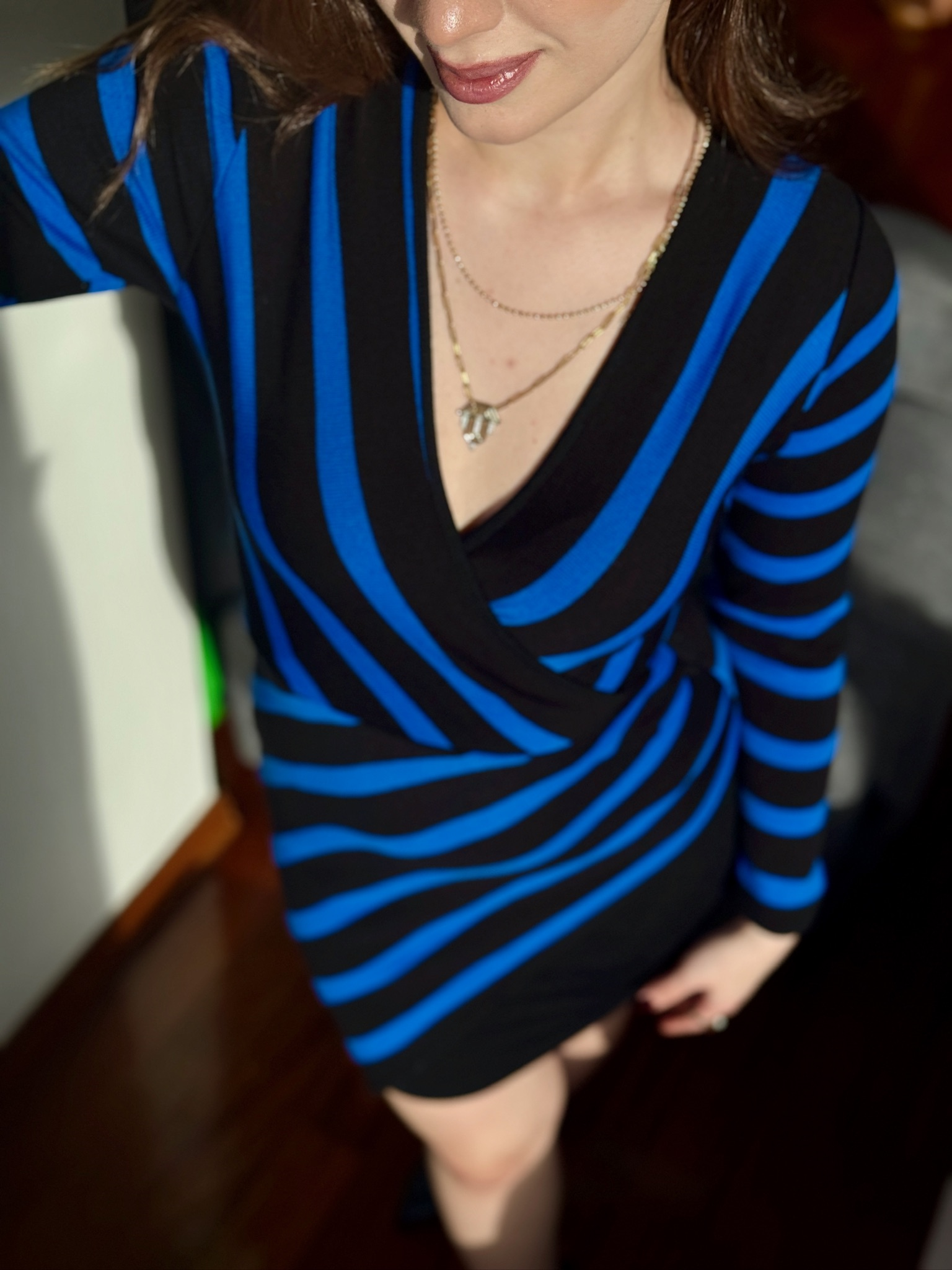 Akrilik Triko Kumaş Çizgi Desenli Kruvaze Elbise Mavi