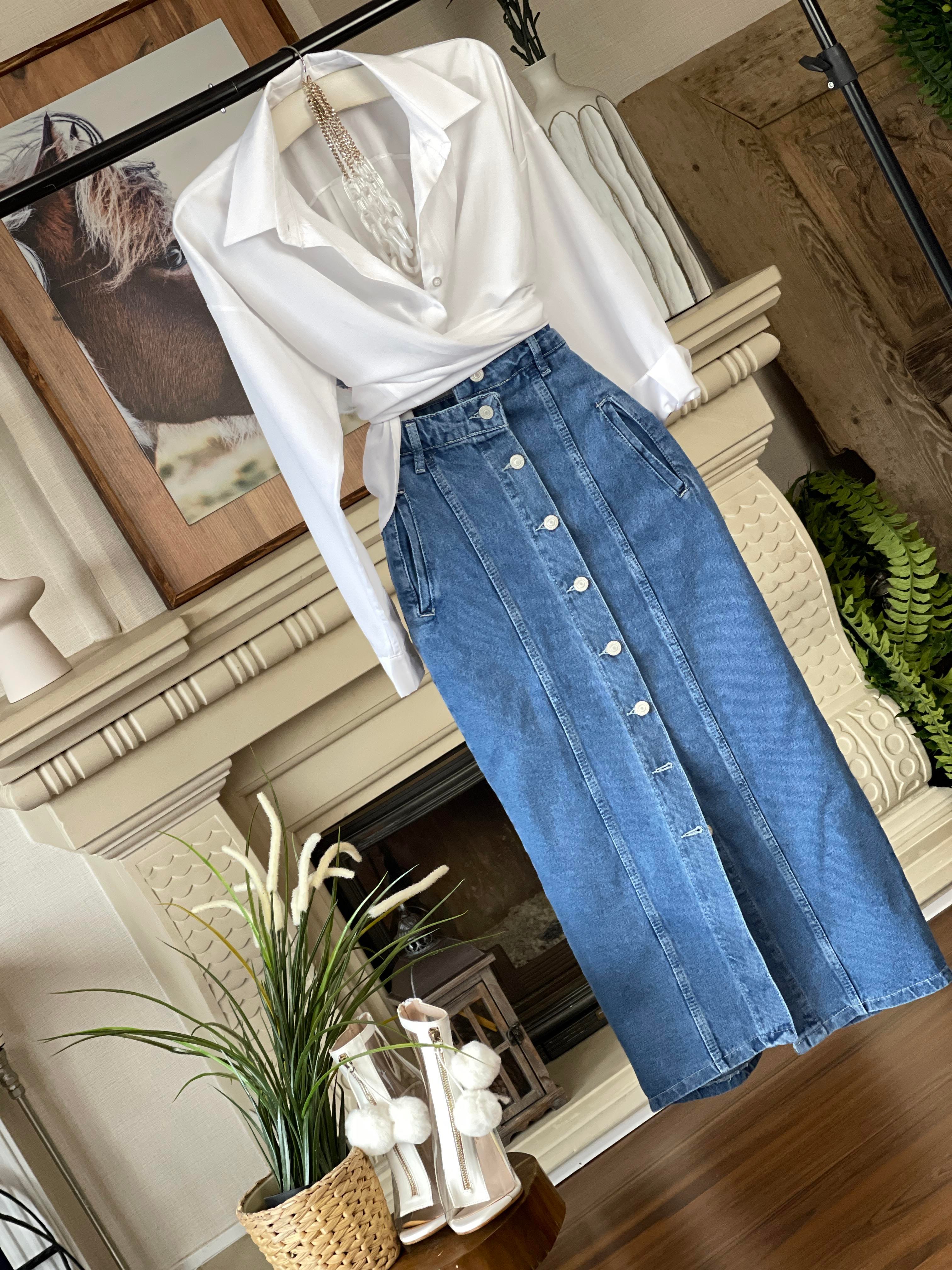 Asimetrik Bel Detaylı Önü Metal Düğmeli Midi Boy Jean Etek 