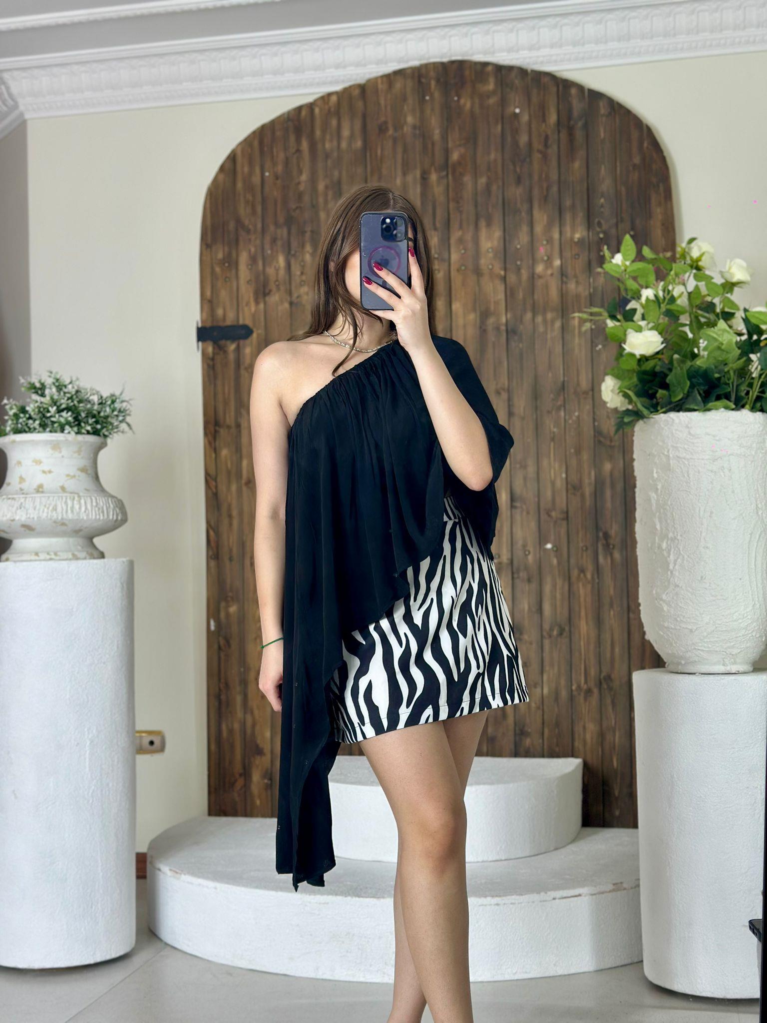 Asimetrik Tek Omuz Siyah Bluz 