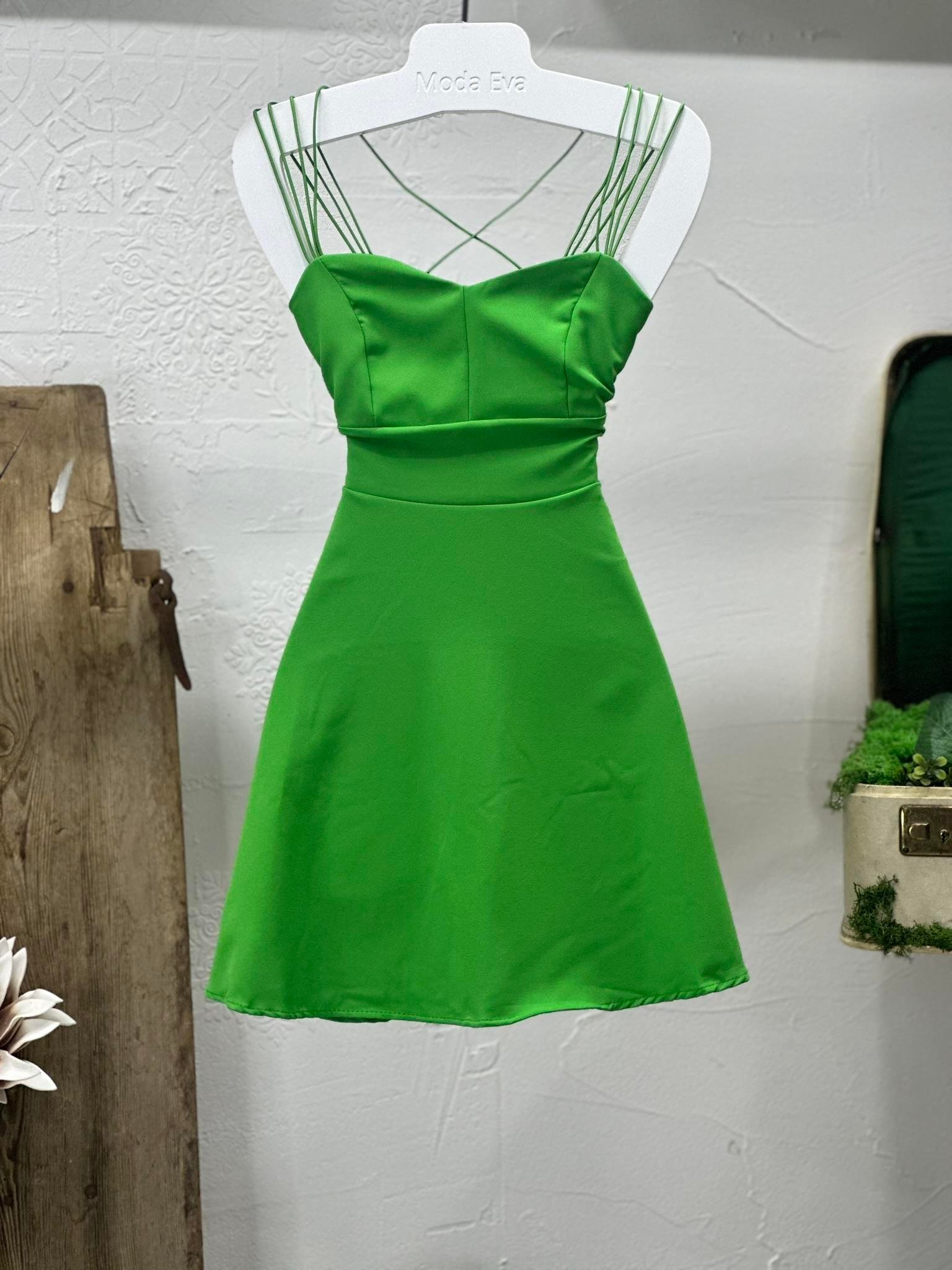 Askı Detaylı Sırt Çapraz Renkli Kloş Atlas Elbise 