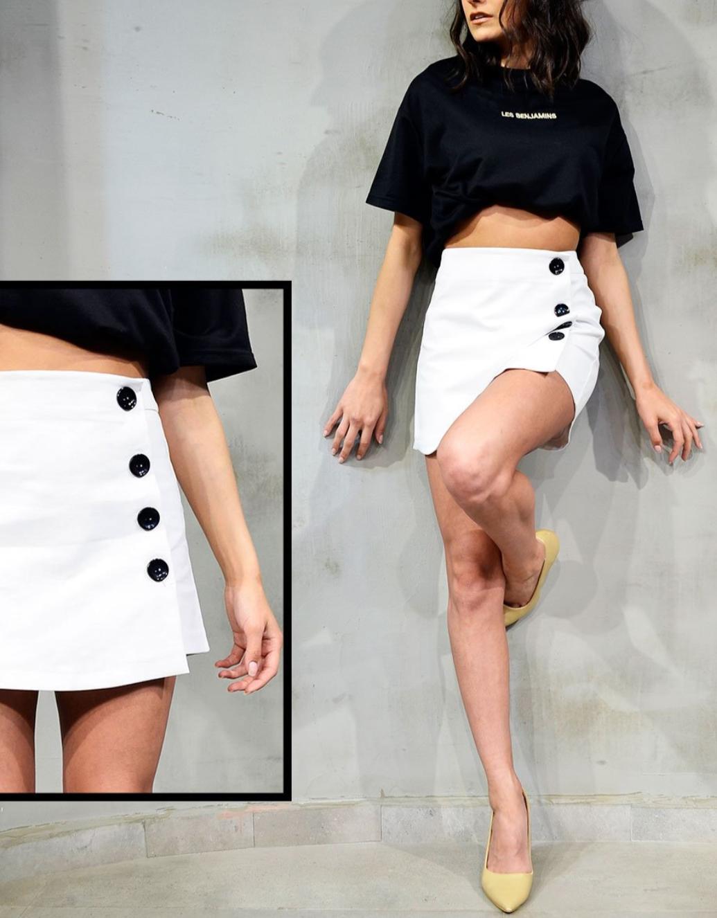 Atlas Kumaş Düğme Detay Şort Etek 