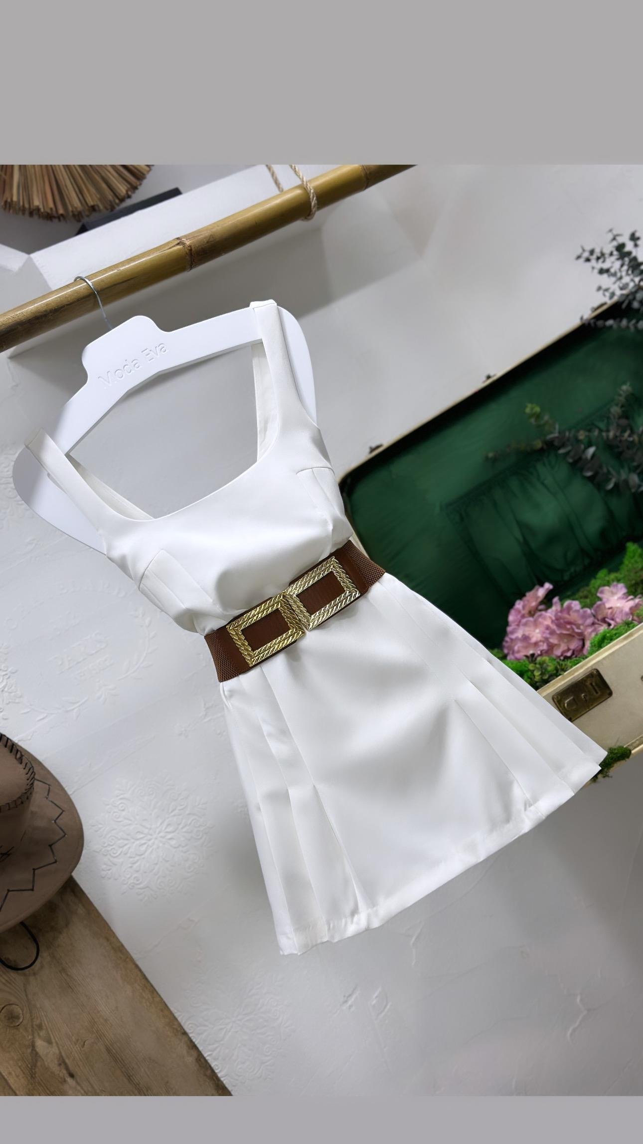 Atlas Kumaş Kare Yaka Pileli Rahat Kesim Elbise