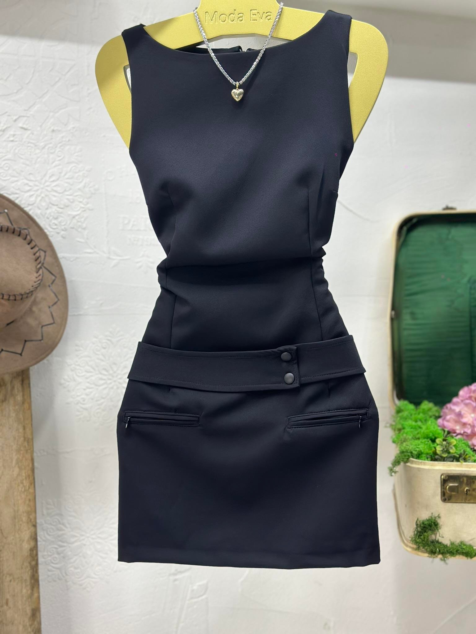 Atlas Kumaş Kemer Detaylı Sıfır Kol Elbise