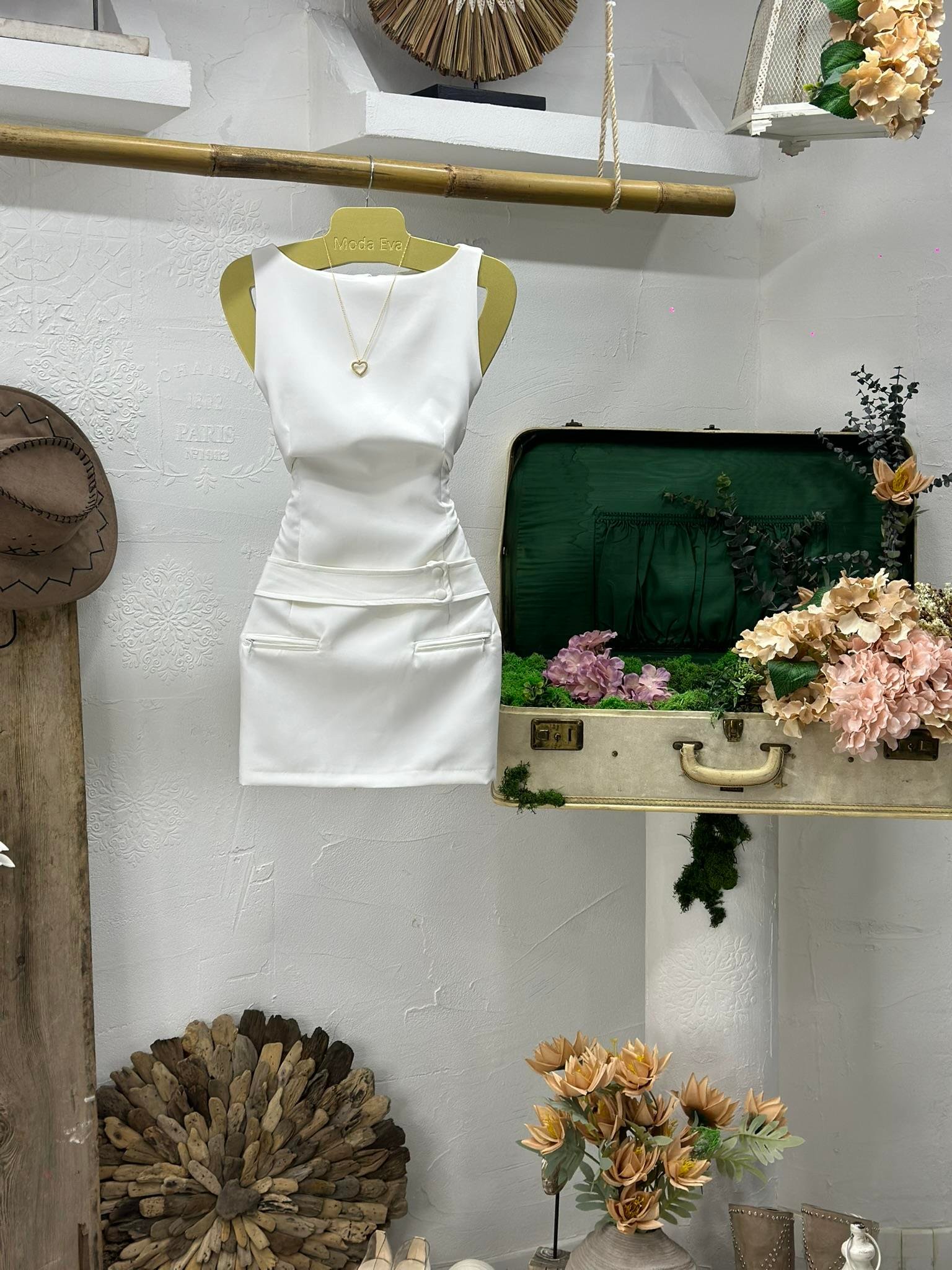 Atlas Kumaş Kemer Detaylı Sıfır Kol Elbise