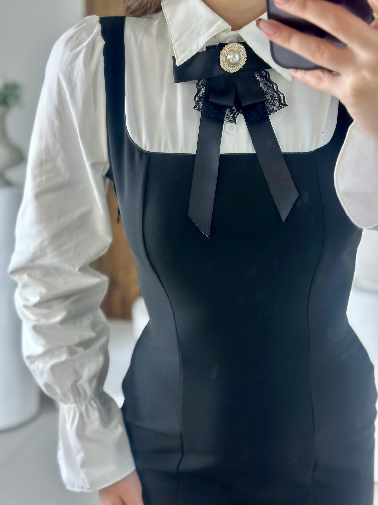 Atlas Kumaş Poplin Detaylı Broşlu Tasarım Elbisemiz