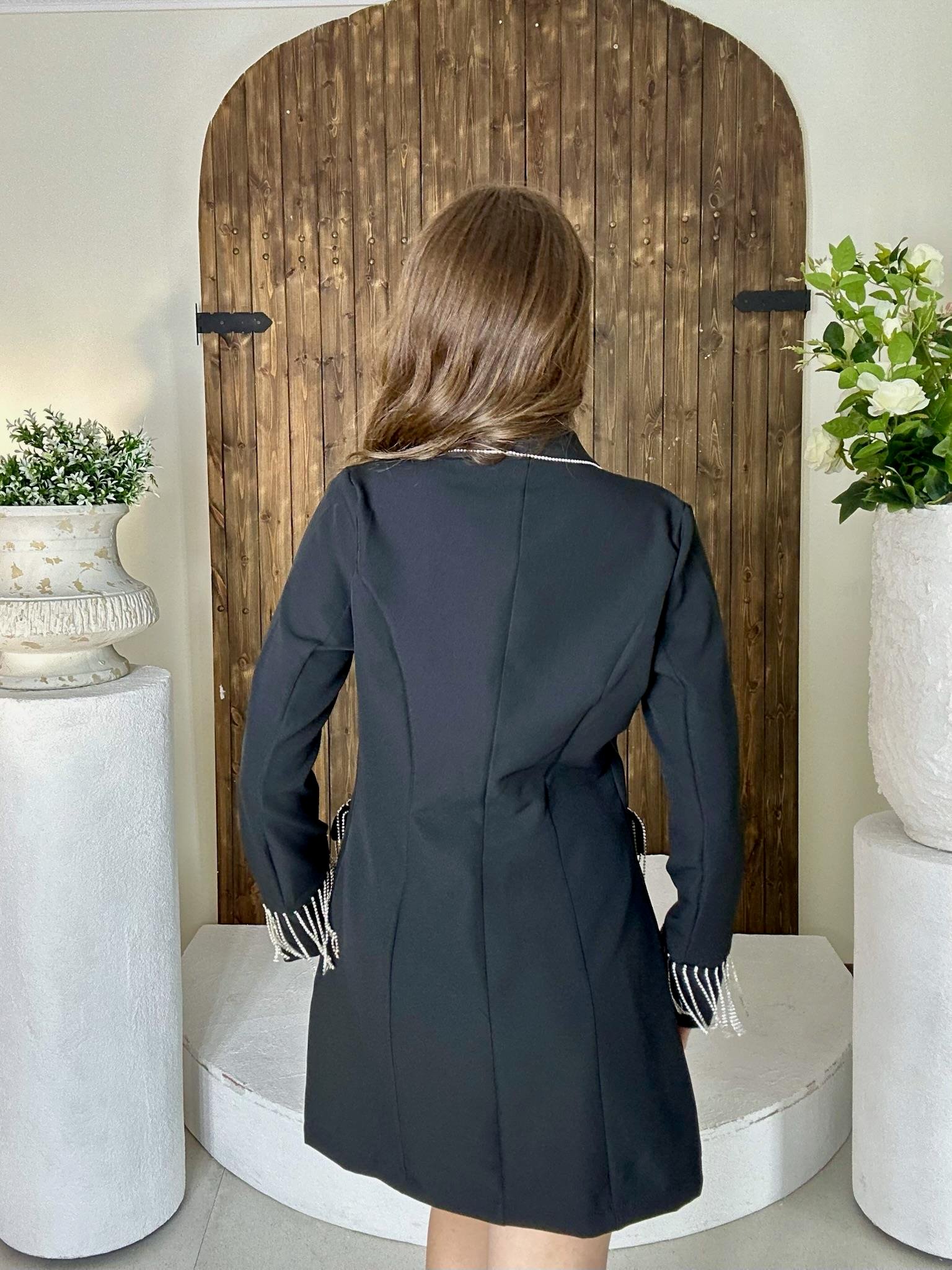 Atlas Kumaş Taş Zincir Detaylı Tasarım Siyah Ceket Elbise