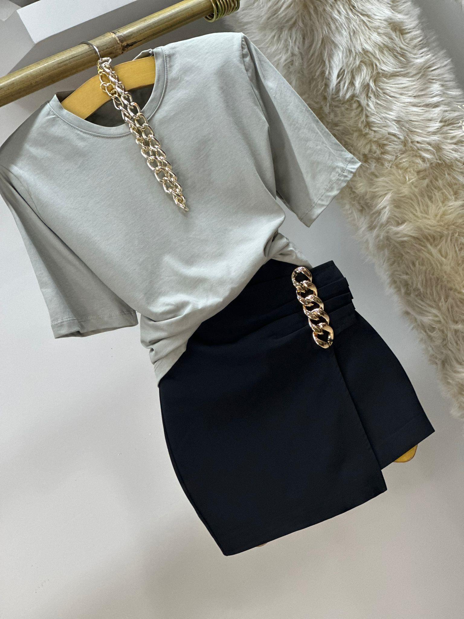 Atlas Kumaş Zincir Aksesuarlı Mini Siyah Etek 