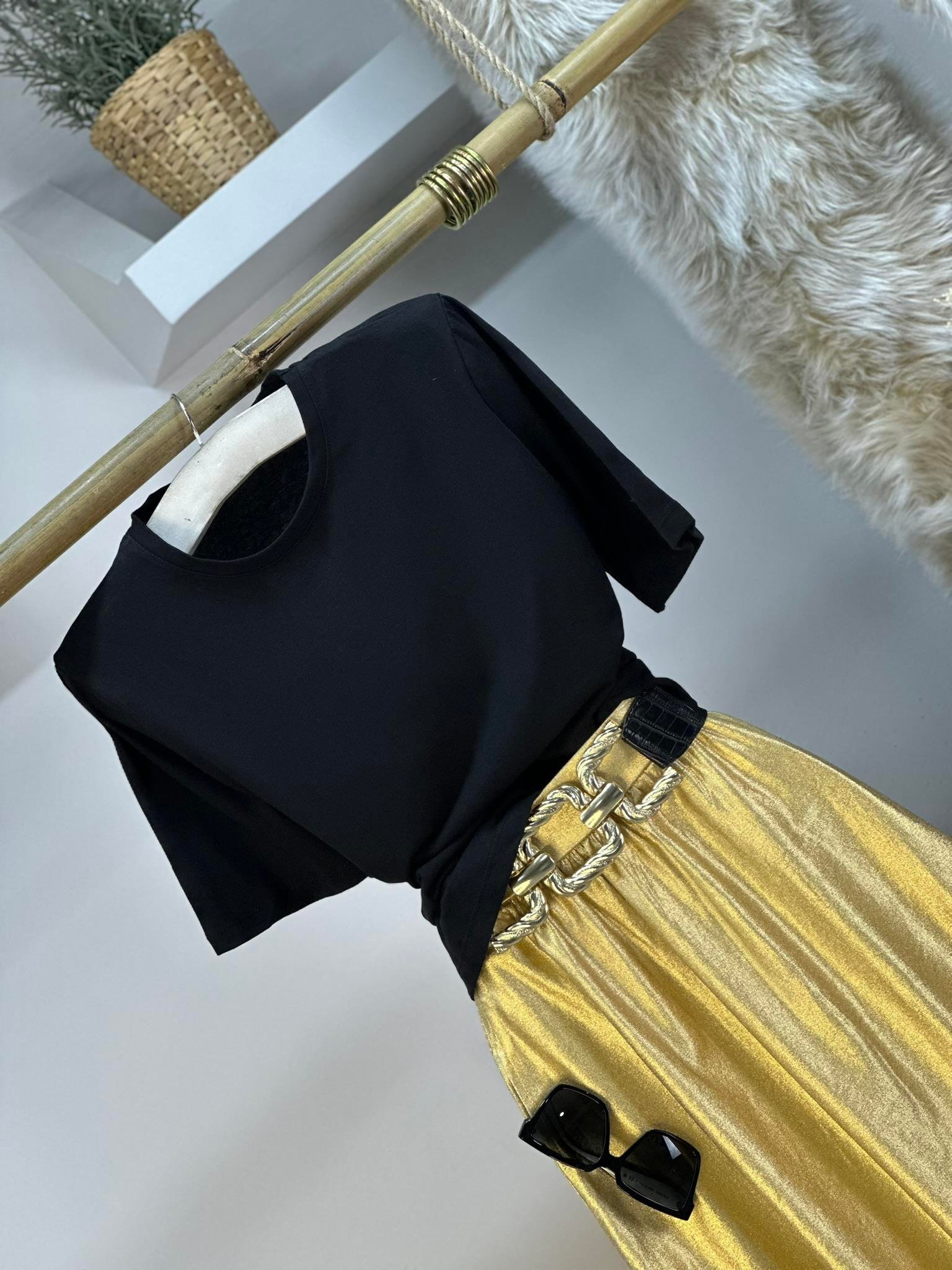 Basic Kesim Vatkalı Gramajlı Penye Kumaş Tshirt 