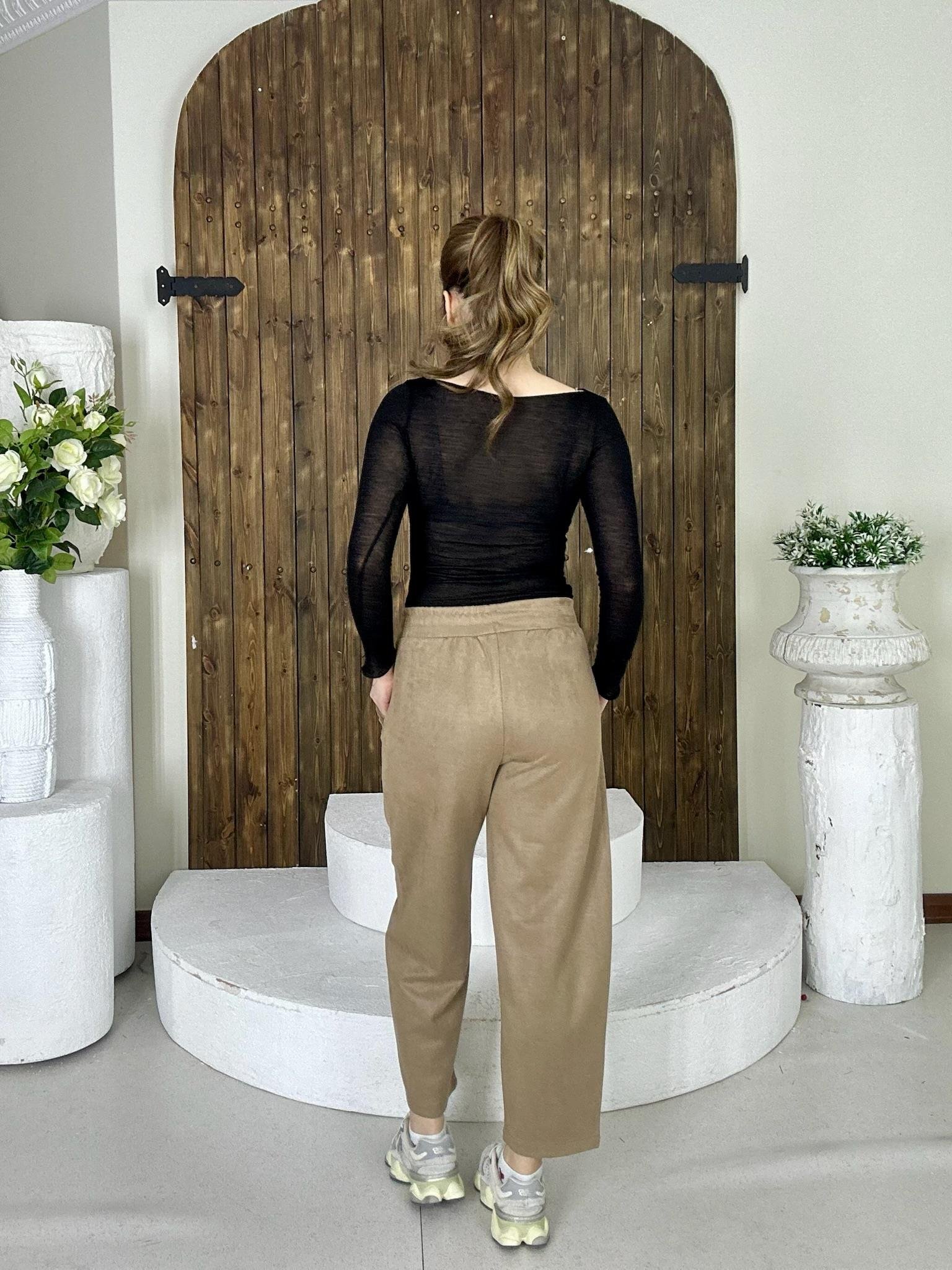 Bej Süet Kumaş Çimalı Havuç Pantolon 