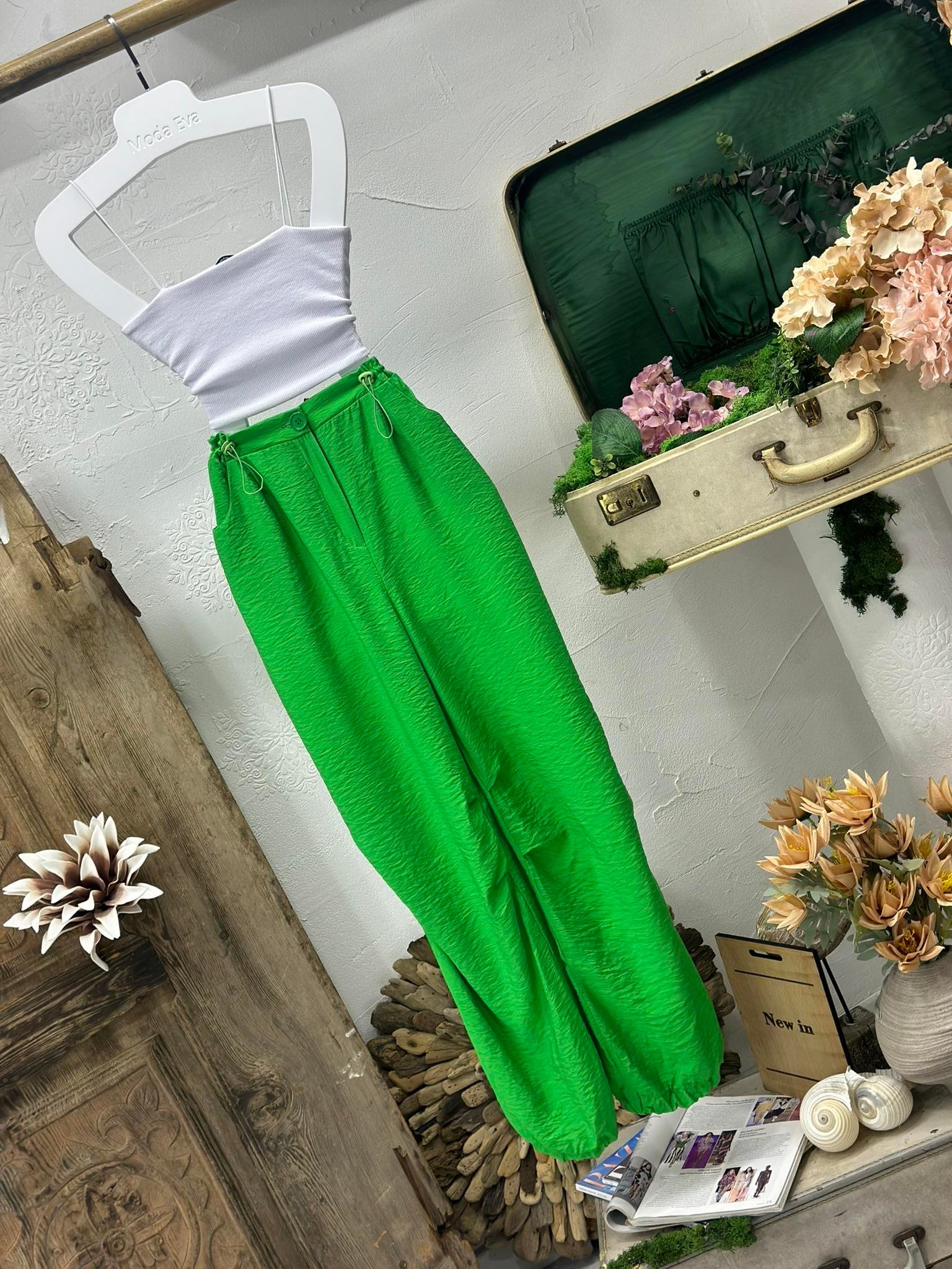 Bel ve Paça Büzgü Ayarlı Paraşüt Pantolon