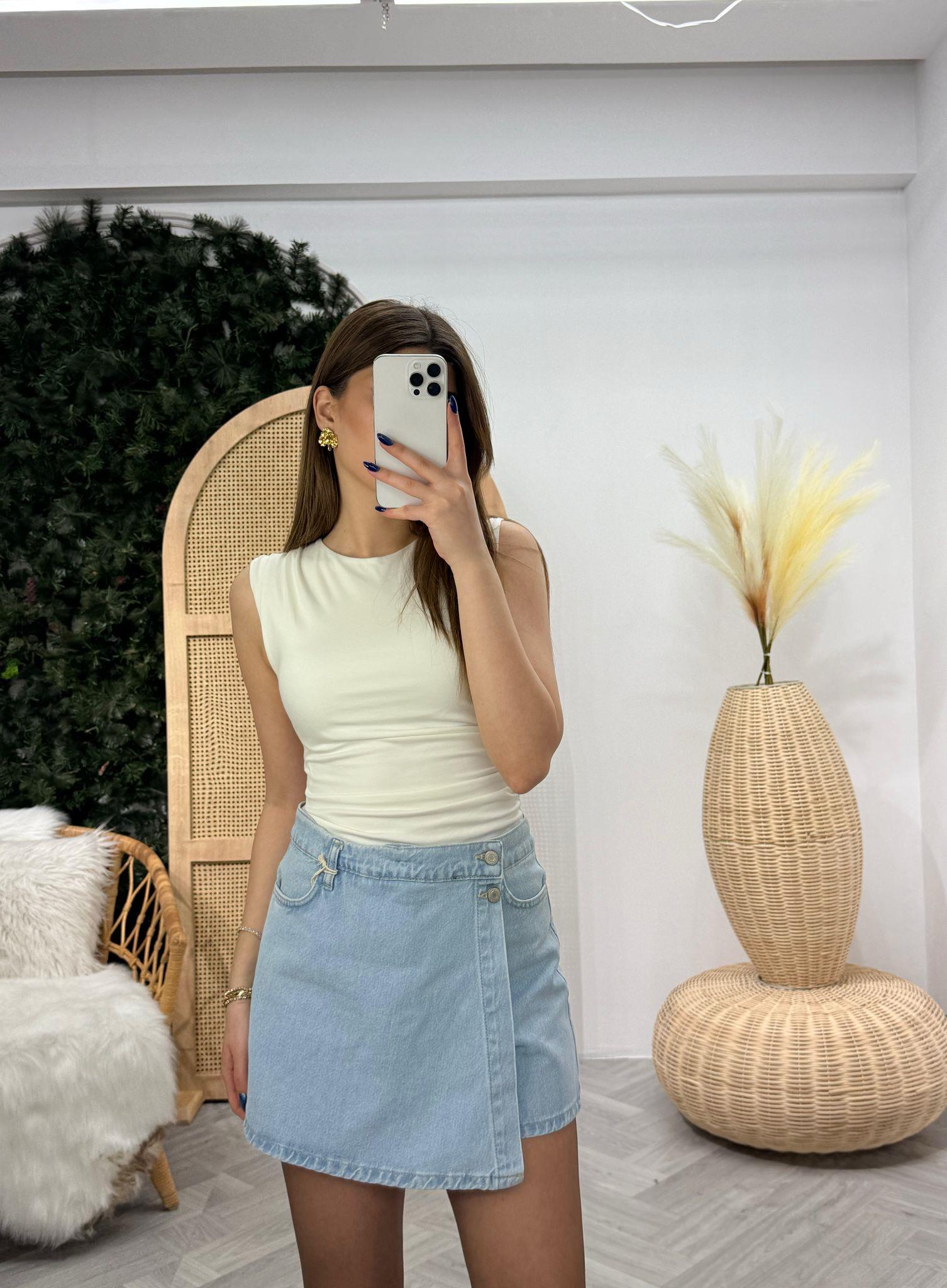 Bisiklet Yaka Önü Astarlı Büzgülü Bodysuit  Beyaz