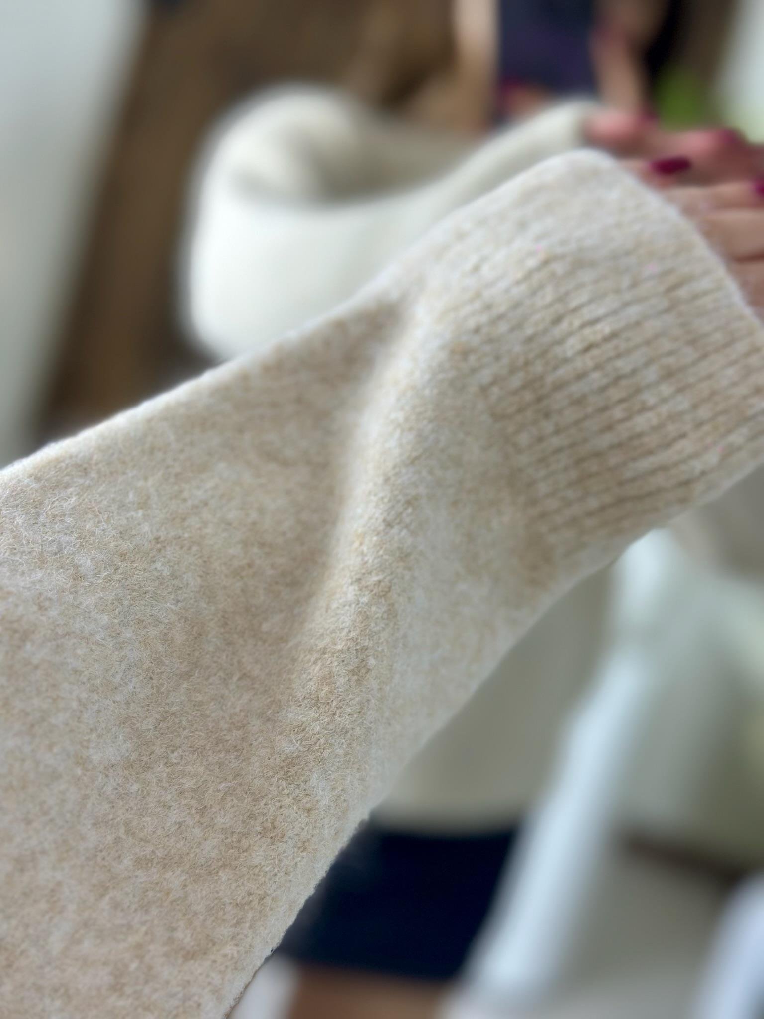 Bisiklet Yaka Yumuşak Dokulu Yün Karışımlı Kazak Krem