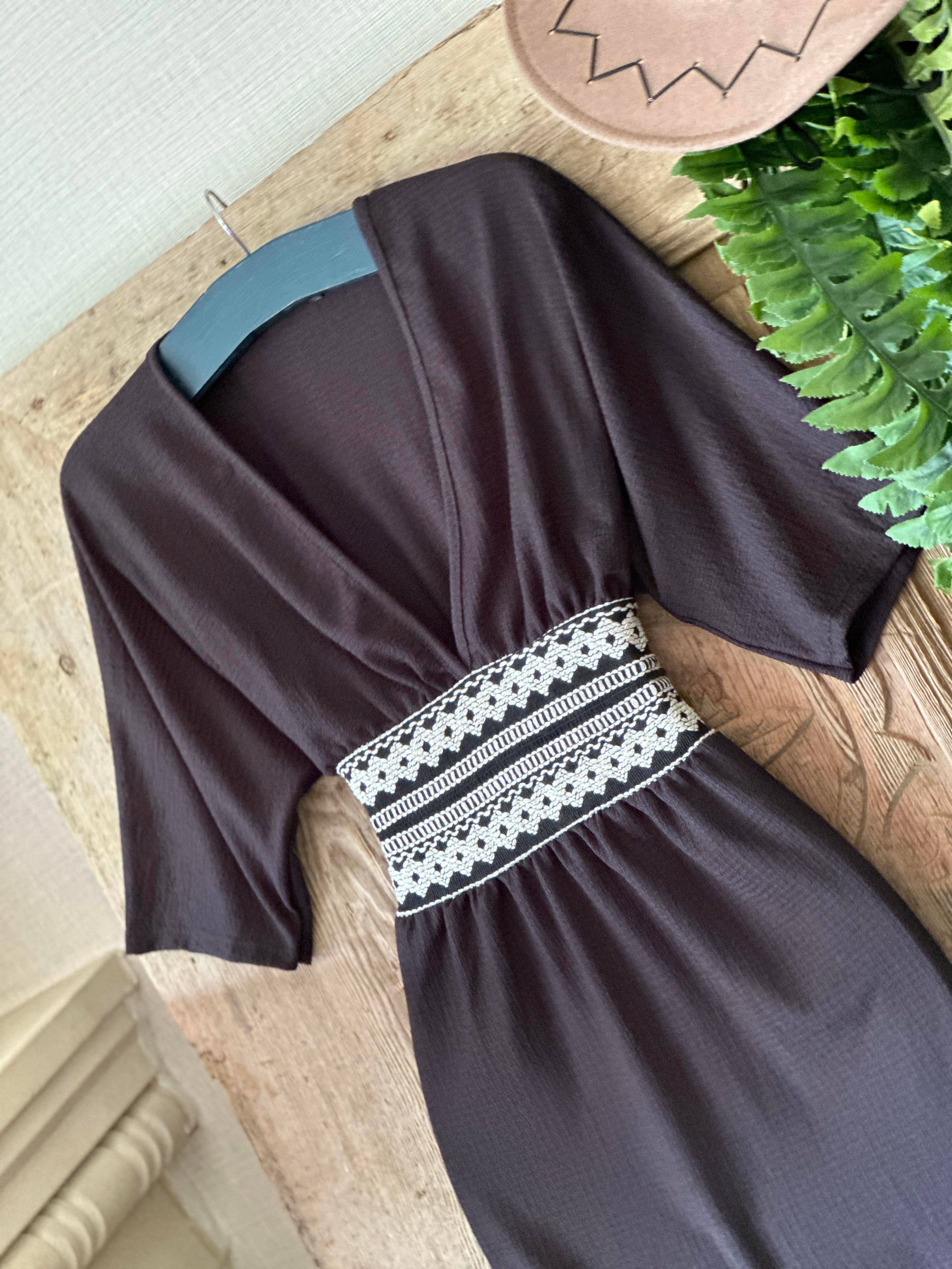 Bürümcük Kumaş Bel Örme Detaylı Rahat Midi Elbise