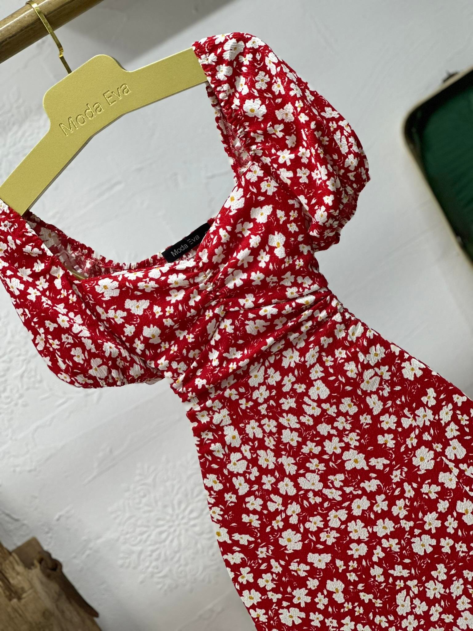 Bürümcük Kumaş Çiçek Desen Göğüs Büzgülü Sırt Gipeli Midi Boy Elbise