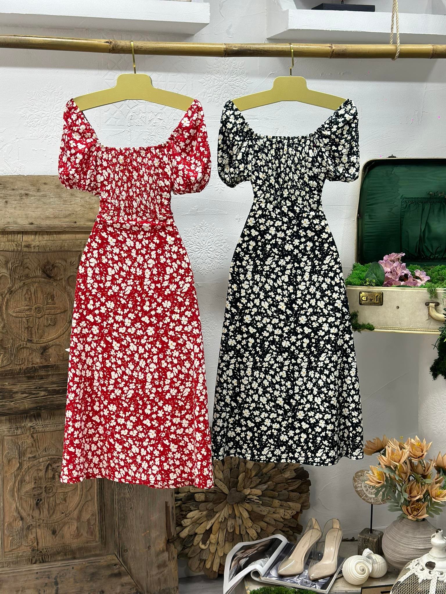 Bürümcük Kumaş Çiçek Desen Göğüs Büzgülü Sırt Gipeli Midi Boy Elbise