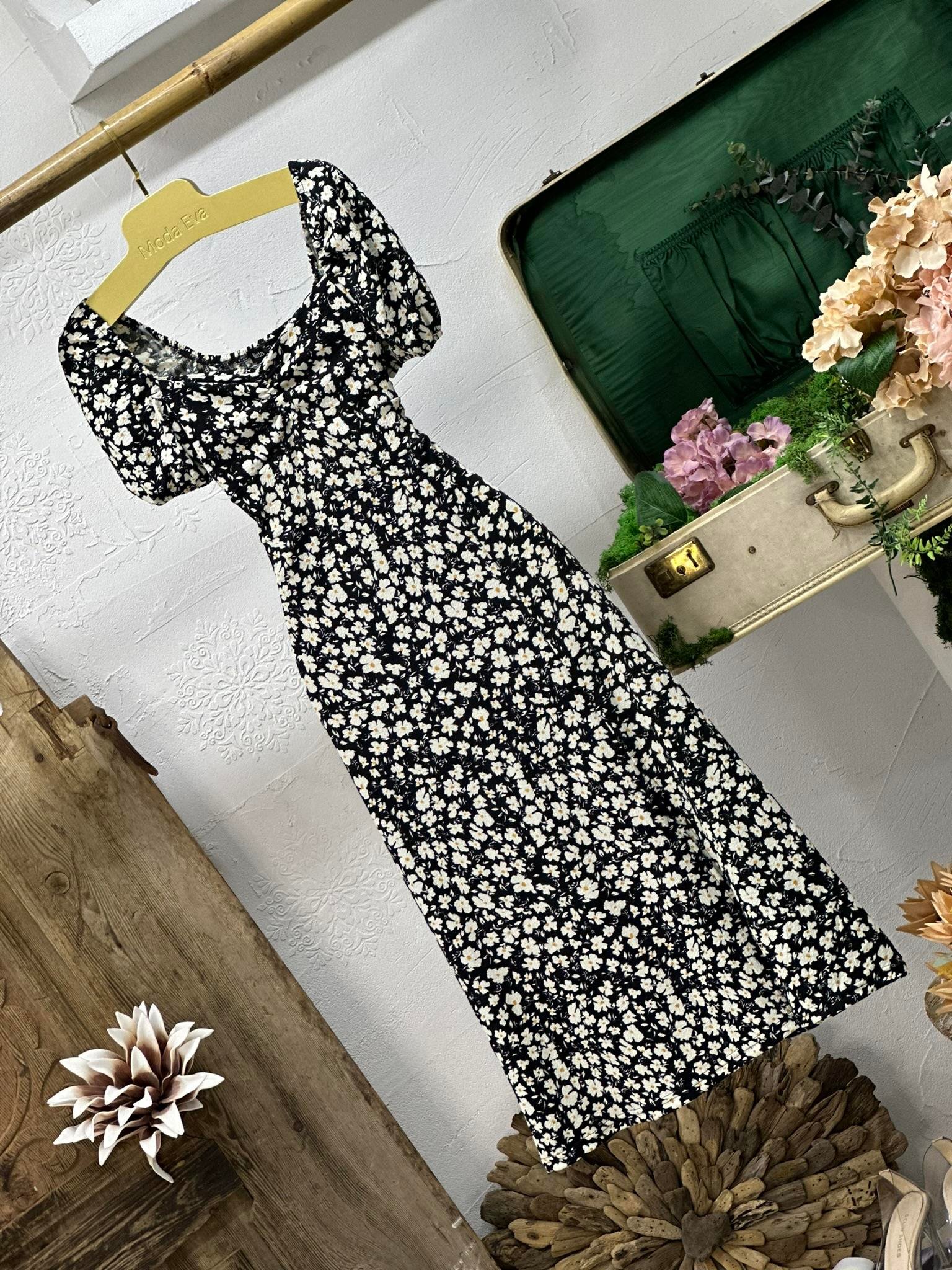 Bürümcük Kumaş Çiçek Desen Göğüs Büzgülü Sırt Gipeli Midi Boy Elbise