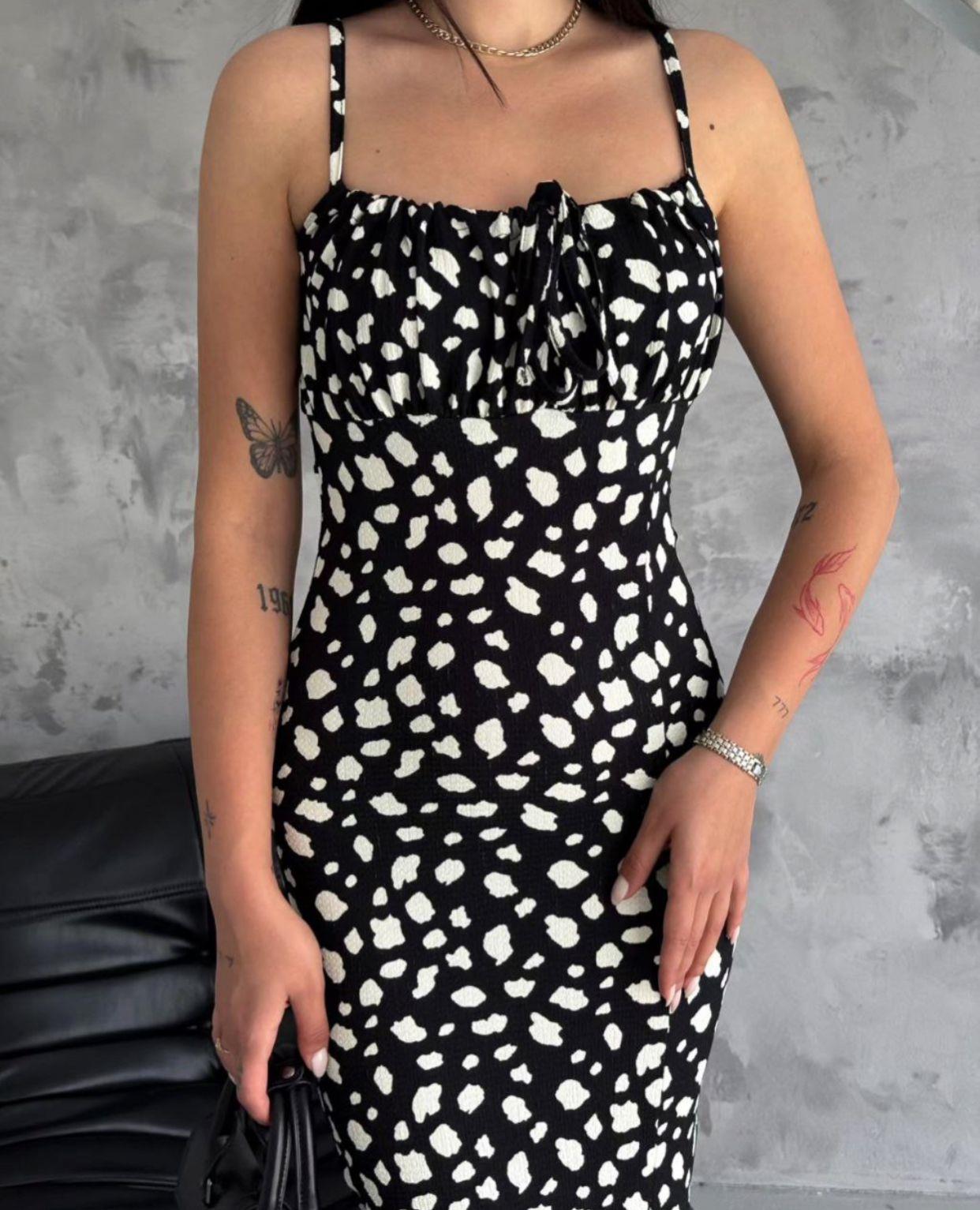 Bürümcük Kumaş Göğüs Bağ Detay Askılı Yırtmaçlı Elbisemiz 