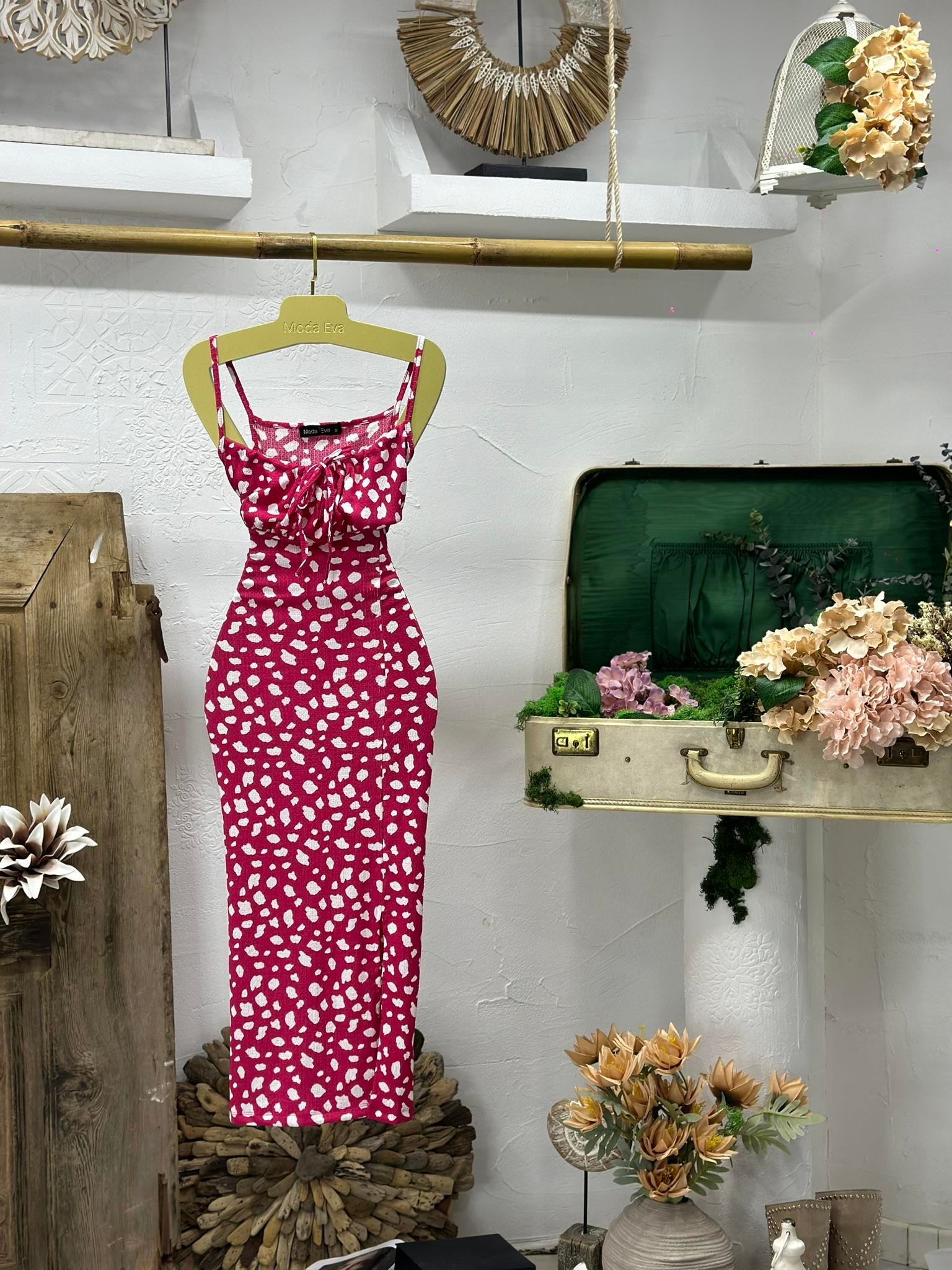 Bürümcük Kumaş Göğüs Bağ Detay Askılı Yırtmaçlı Elbisemiz 