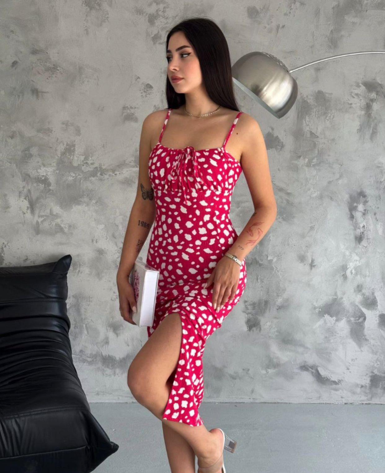 Bürümcük Kumaş Göğüs Bağ Detay Askılı Yırtmaçlı Elbisemiz 