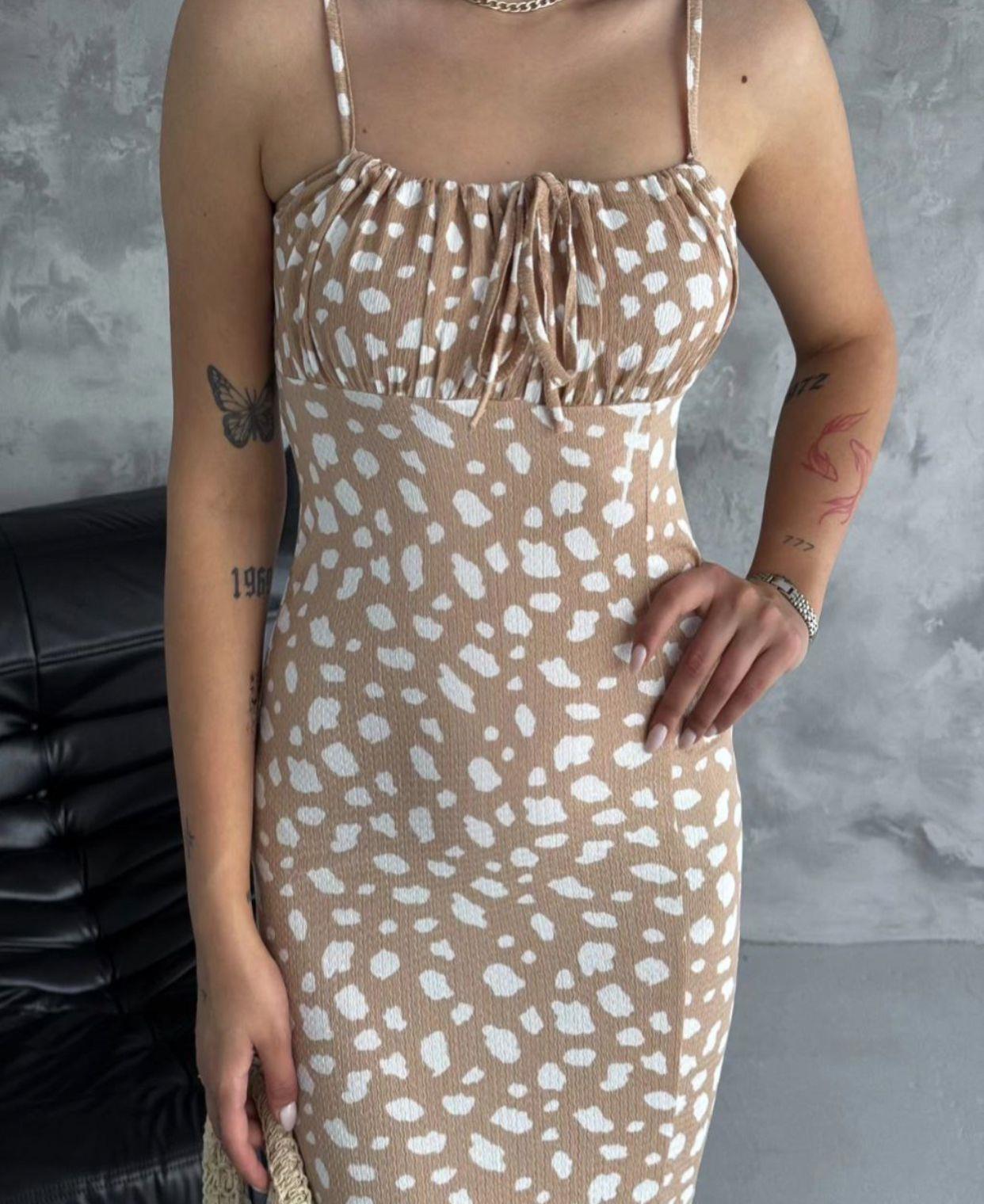 Bürümcük Kumaş Göğüs Bağ Detay Askılı Yırtmaçlı Elbisemiz 