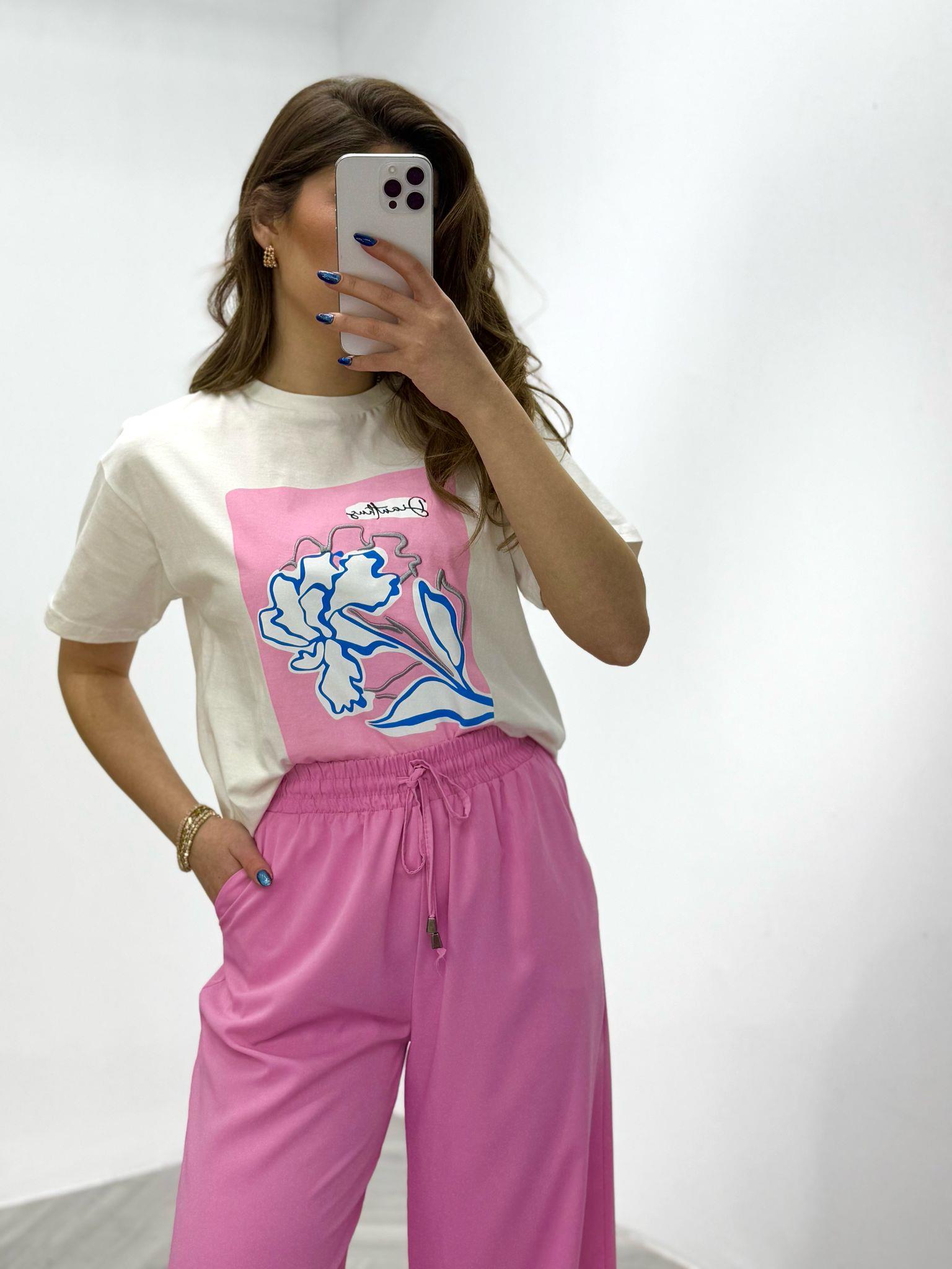 Çiçek Desen Nakış Detaylı Premium T-shirt 