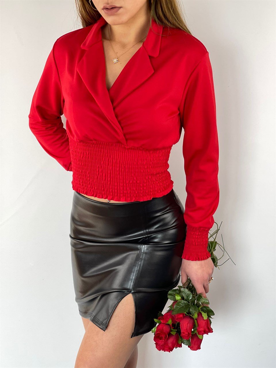 Crep Dokuma Gömlek Yaka Gipe Detaylı Bluz