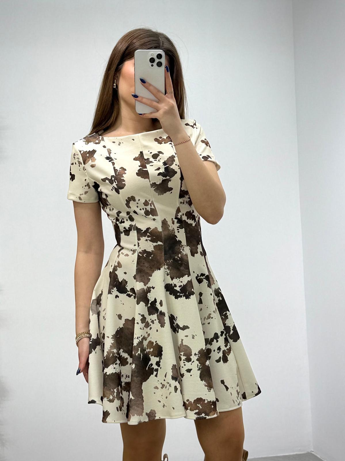 Crep Dokuma Kumaş Alaca Desen Tasarım Kloş Elbise