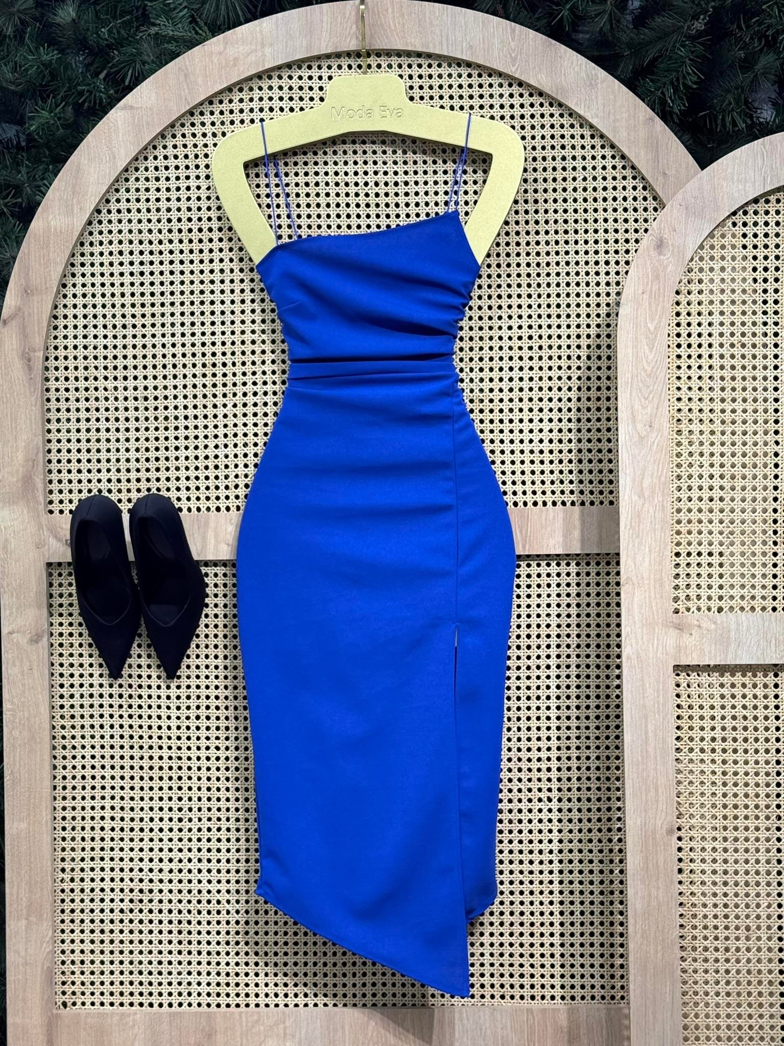 Crep Dokuma Kumaş Asimetrik Kesim Kalem Elbisemiz Saks