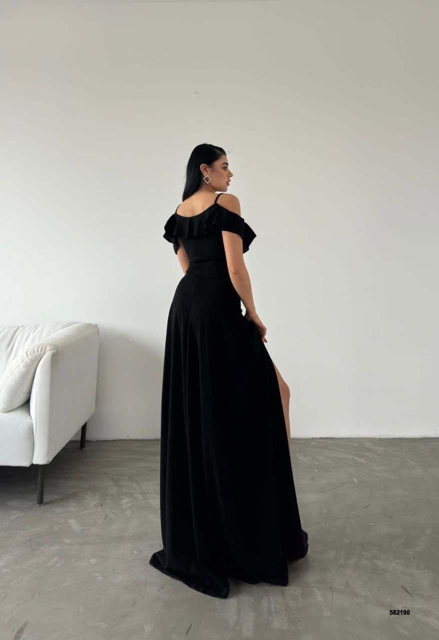 Crep Dokuma Kumaş Askılı Düşük Omuz Volan Detay Yan Uzun Abiye Yırtmaçlı Elbisemiz