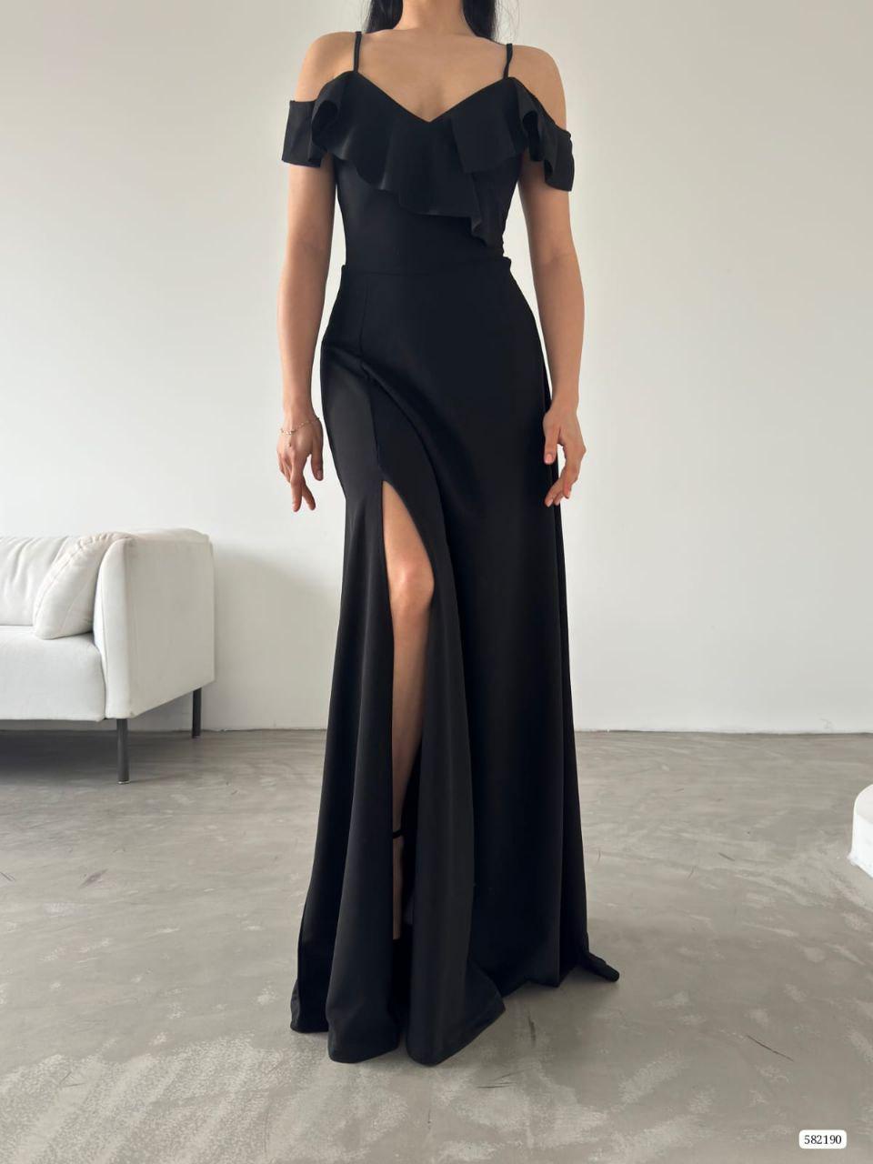 Crep Dokuma Kumaş Askılı Düşük Omuz Volan Detay Yan Uzun Abiye Yırtmaçlı Elbisemiz