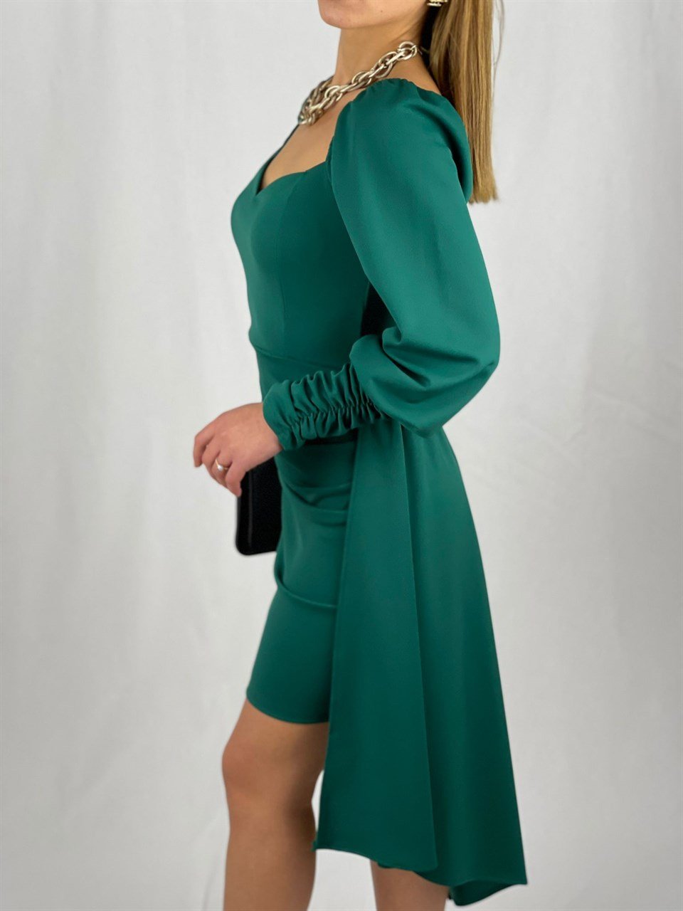 Crep Dokuma Kumaş Balon Kol Etek Detay Kalp Yaka Elbise