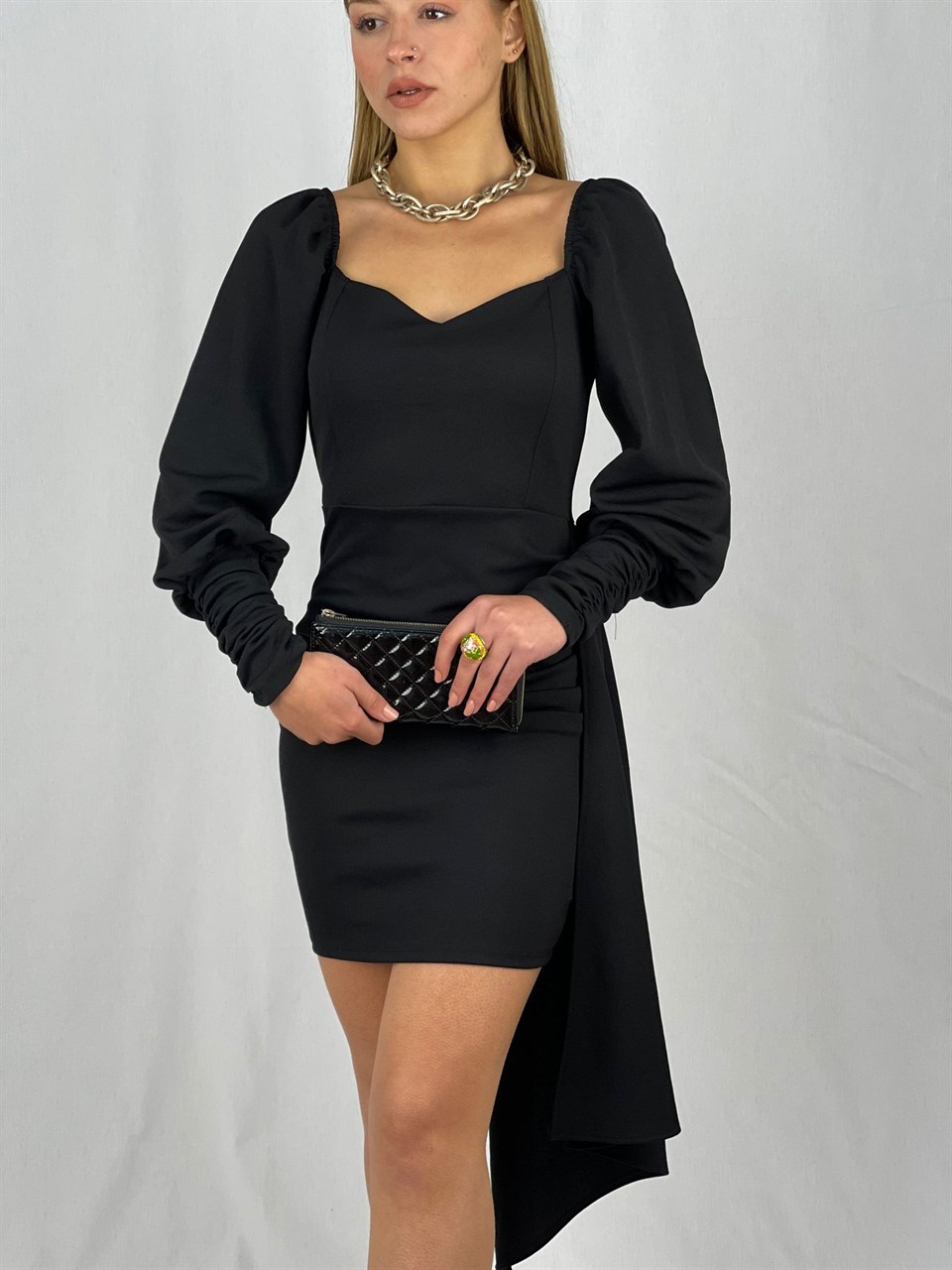 Crep Dokuma Kumaş Balon Kol Etek Detay Kalp Yaka Elbise