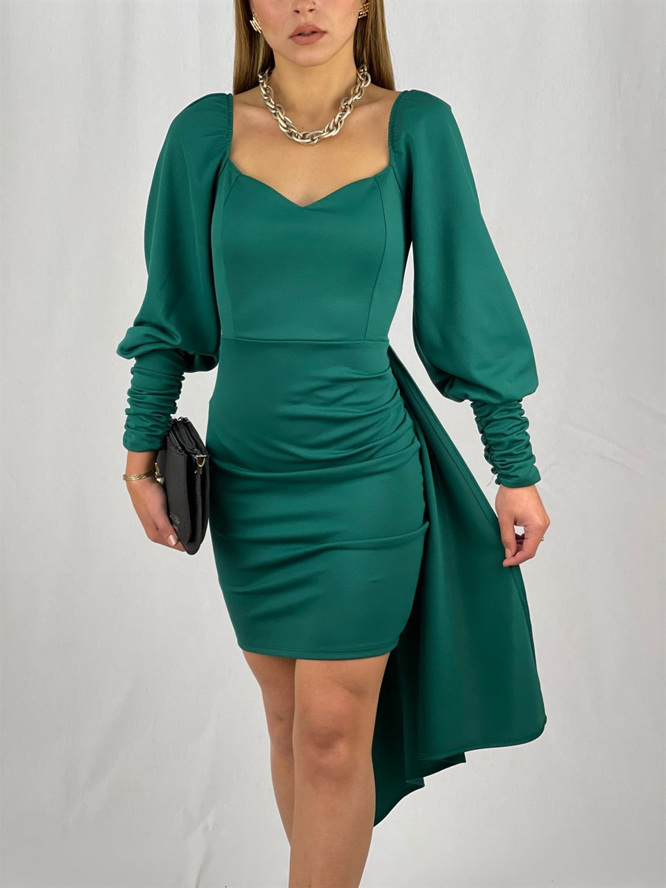 Crep Dokuma Kumaş Balon Kol Etek Detay Kalp Yaka Elbise