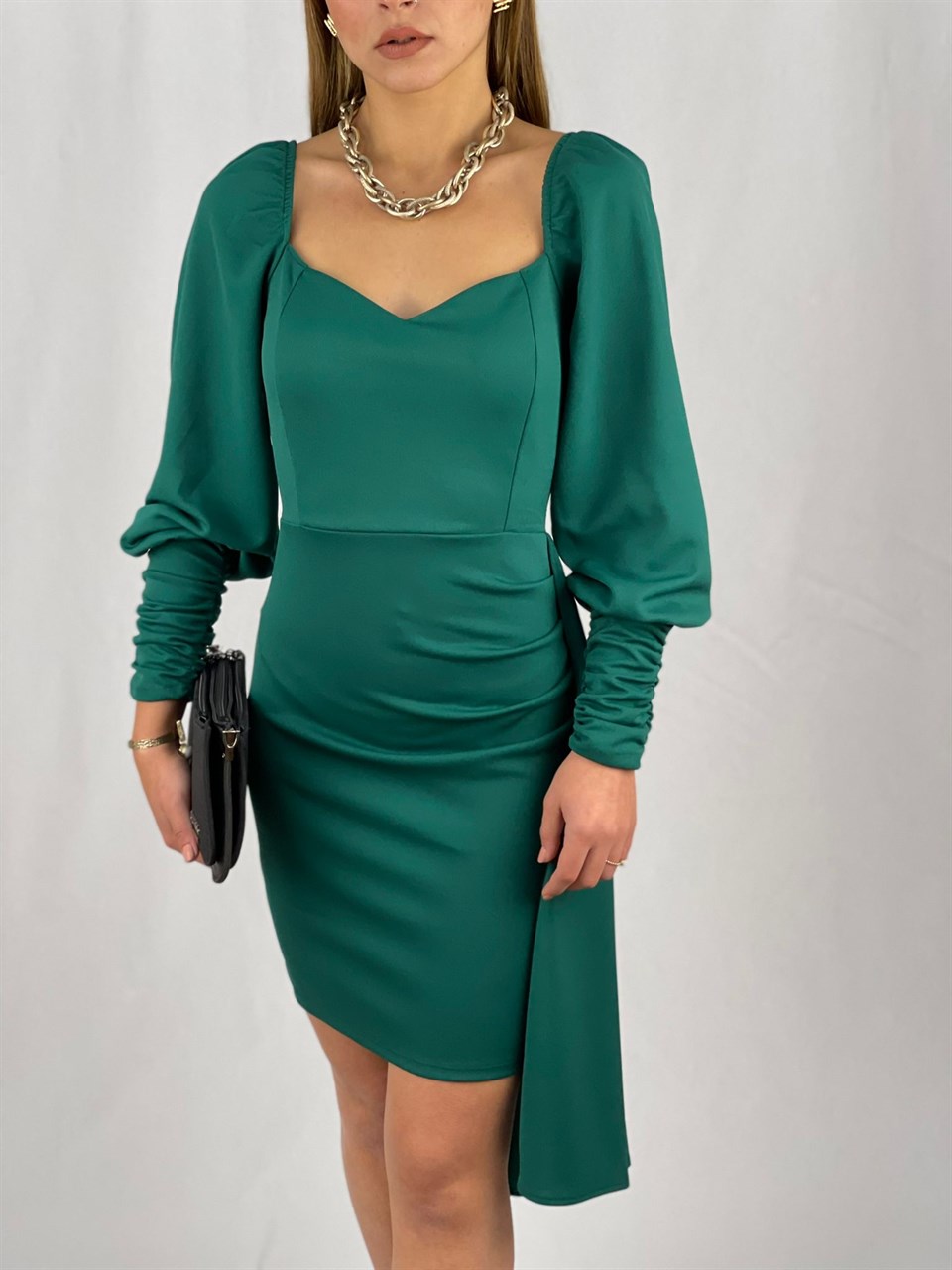 Crep Dokuma Kumaş Balon Kol Etek Detay Kalp Yaka Elbise